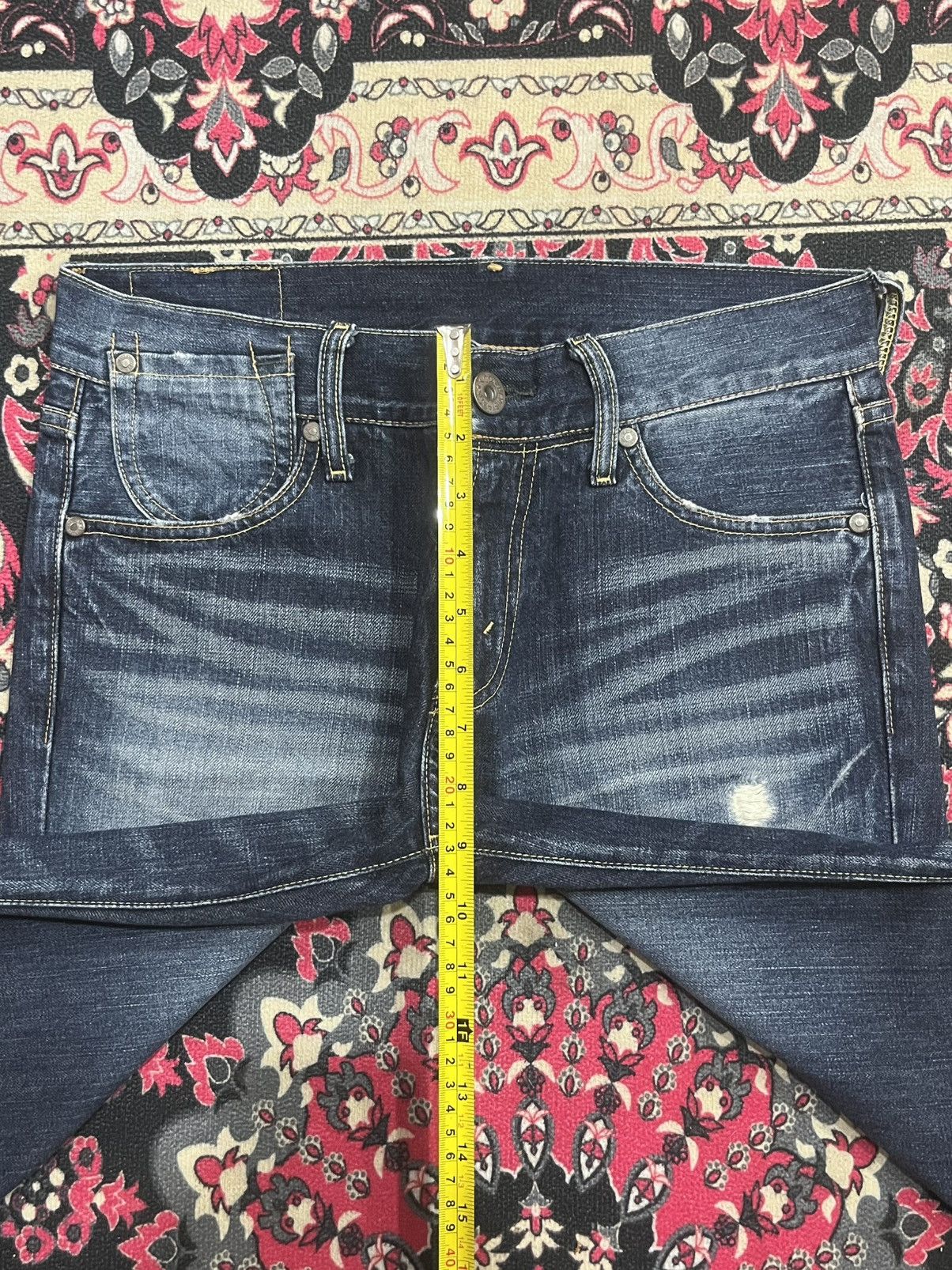 Levi's × Vetements Vintage Levi’s Dark Blue Faded Washed Distress Tapered Jeans Size US 28 / EU 44 - 14 Thumbnail
