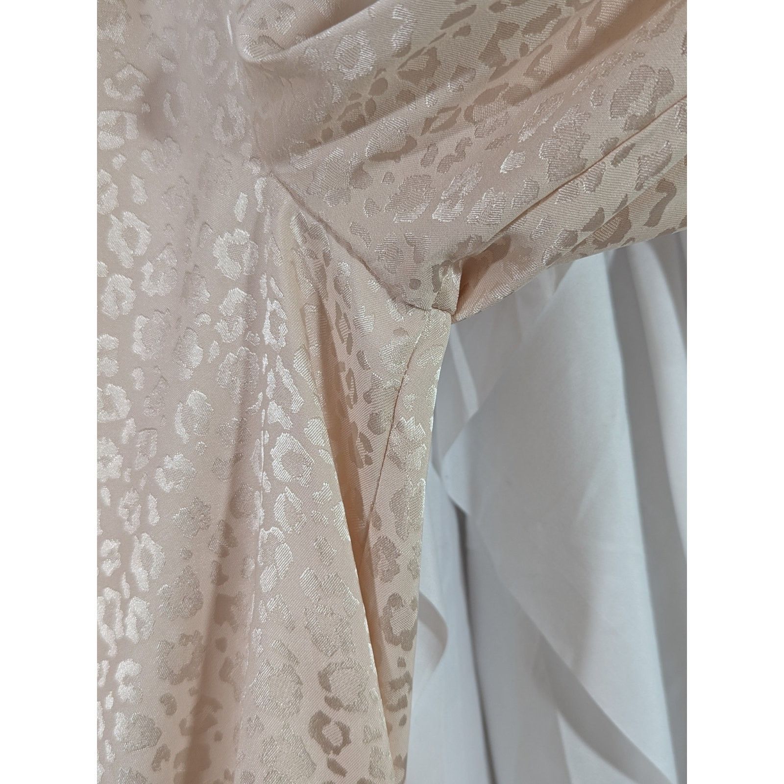 Other Sincerely Jules Leopard Satin Faux Wrap Blouse Champagne S Size S / US 4 / IT 40 - 5 Thumbnail