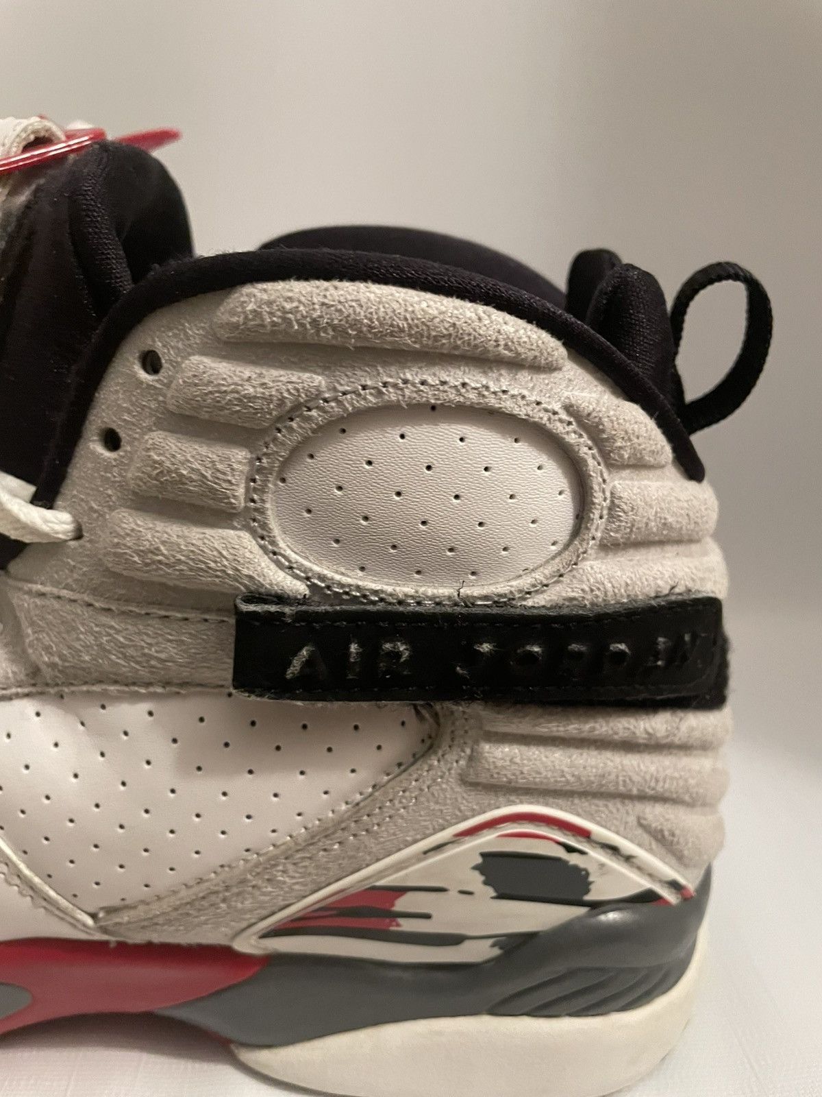 Nike Jordan Retro 8 “Bugs Bunny” Size US 10 / EU 43 - 3 Thumbnail