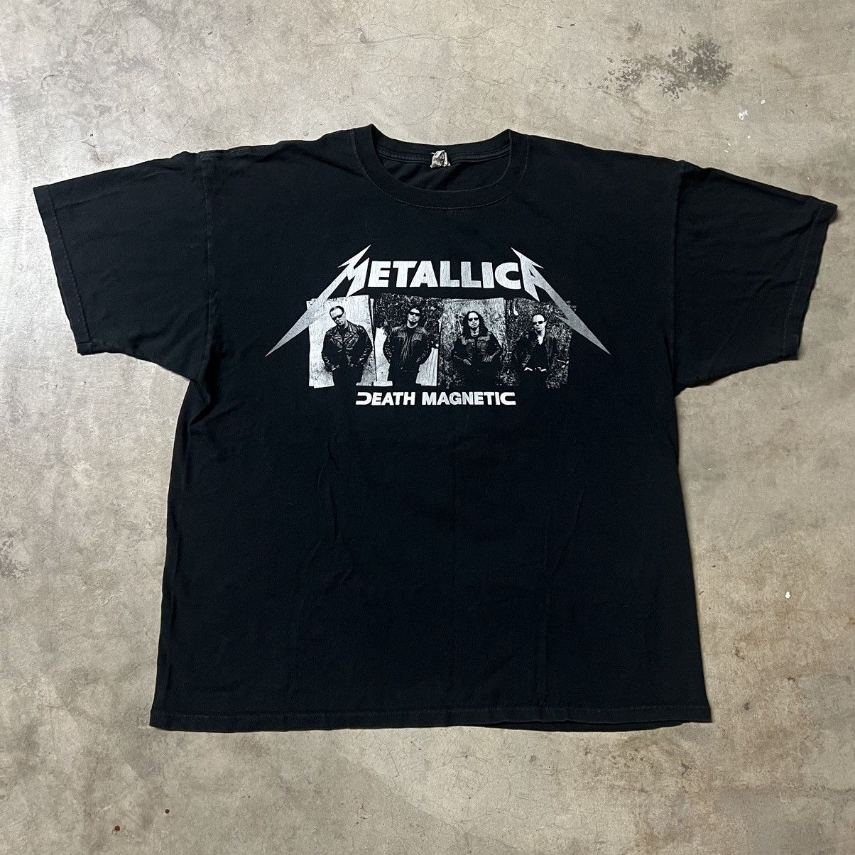 Band Tees × Metallica × Vintage Vintage 2000’s Metallica World Magnetic Tour Band T-Shirt Size US XL / EU 56 / 4 - 4 Thumbnail