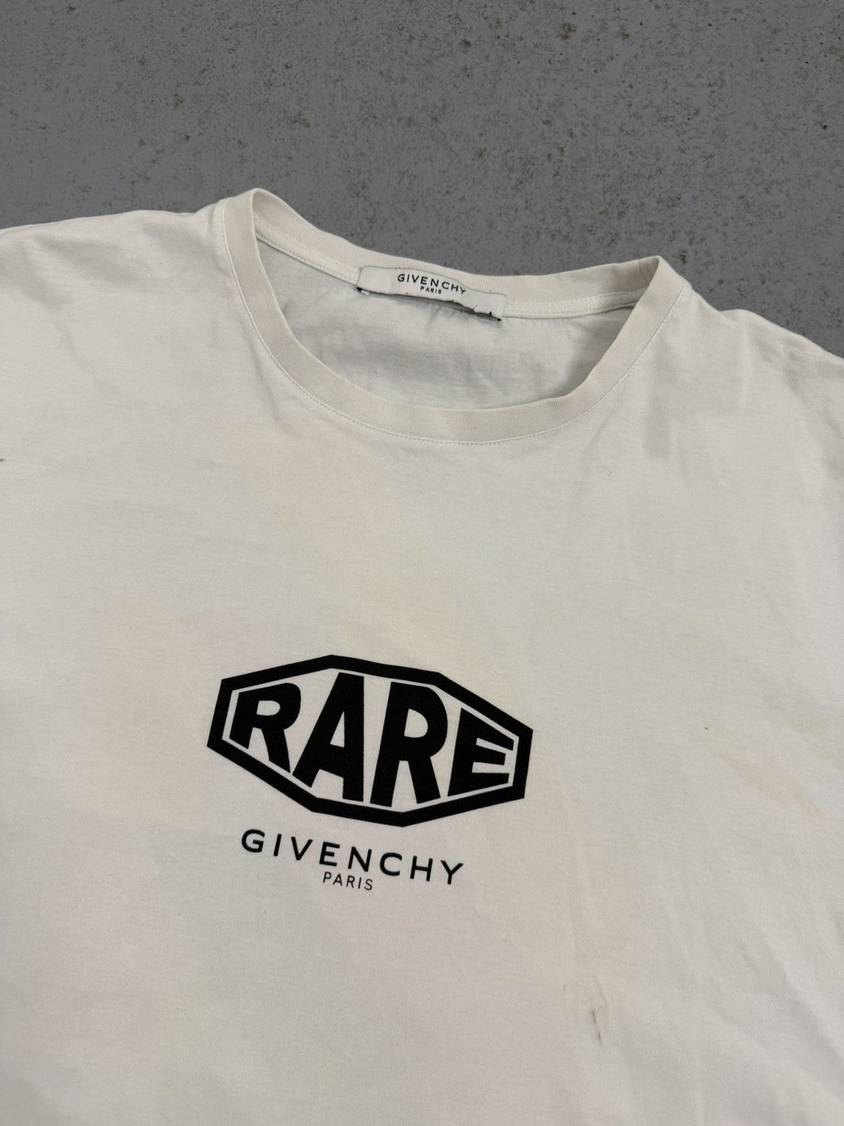Givenchy Givenchy Rare Back Logo T-Shirt Size US XL / EU 56 / 4 - 3 Thumbnail