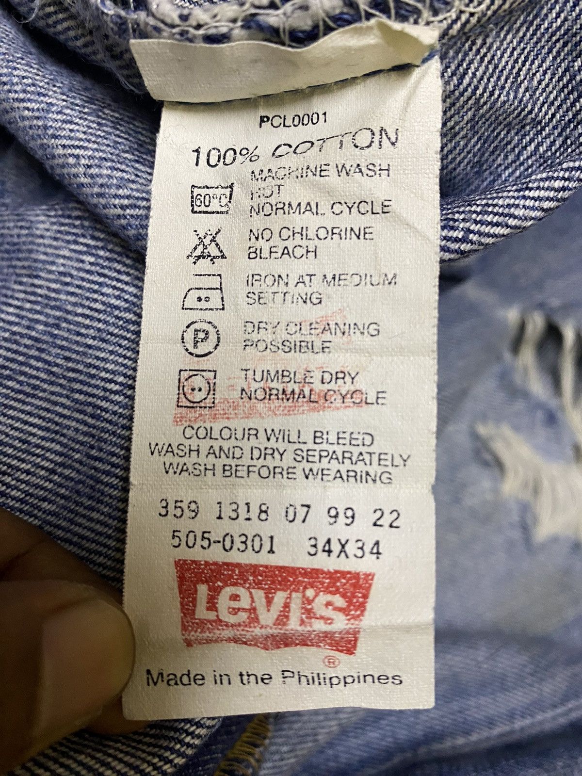 Levi's Vintage Clothing Vintage Levis505 90s Blue Wash Distressed Jeans Size US 34 / EU 50 - 13 Thumbnail