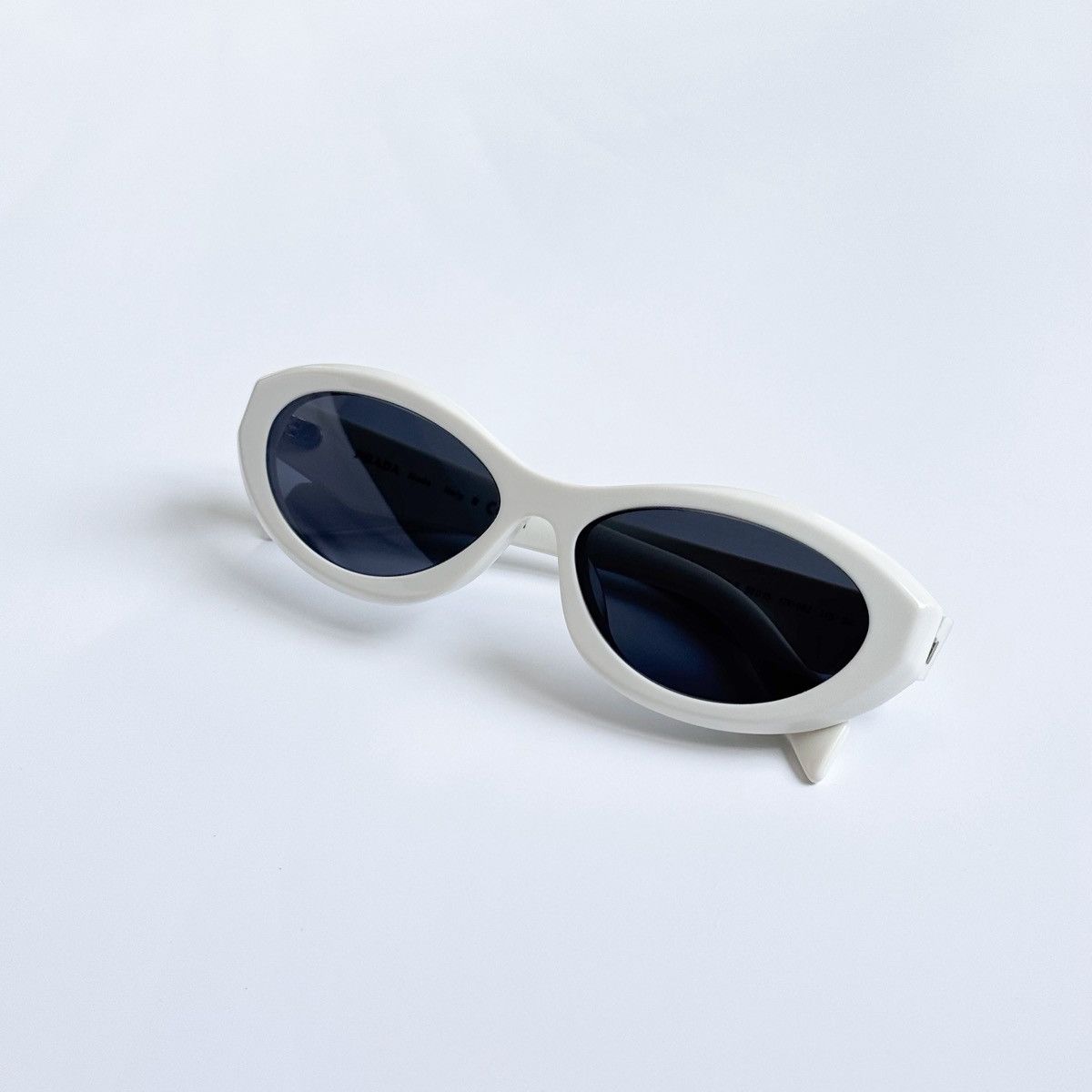 Prada Oval-Frame Sunglasses Size ONE SIZE - 2 Thumbnail