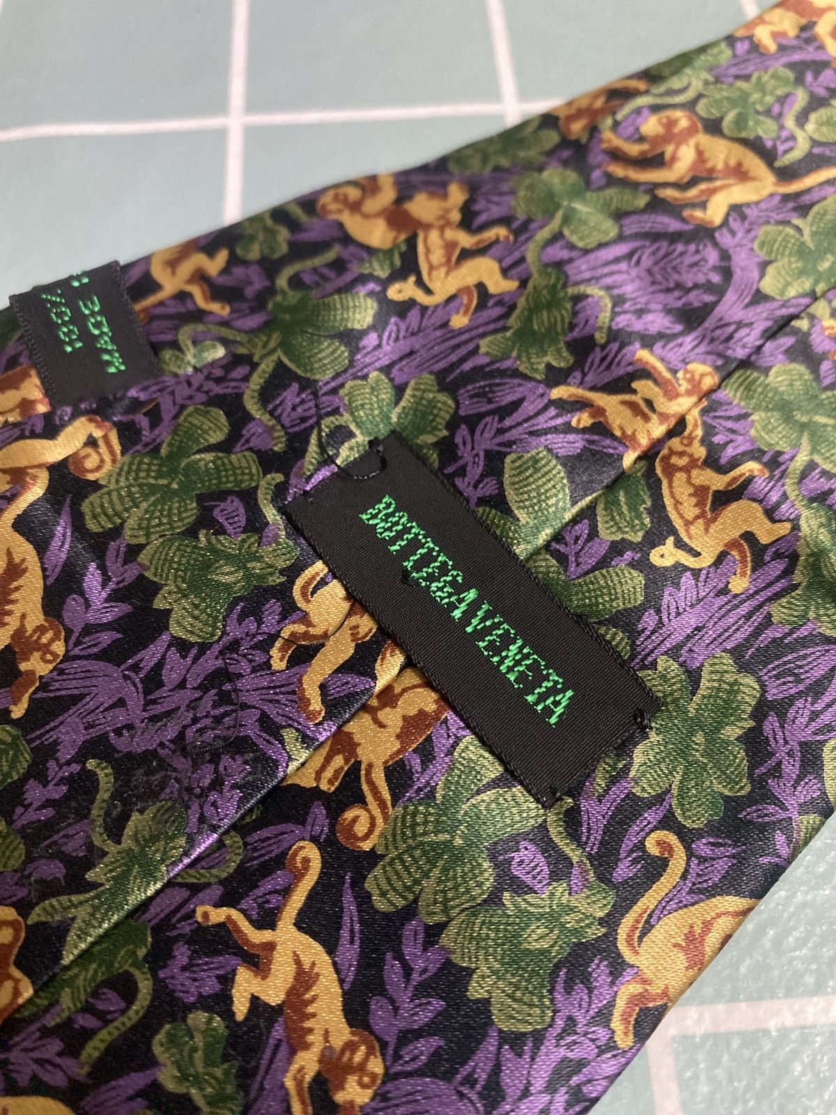 Bottega Veneta Bottega Venetta Ties Animal Print Repeat Silk Necktie Size ONE SIZE - 7 Thumbnail