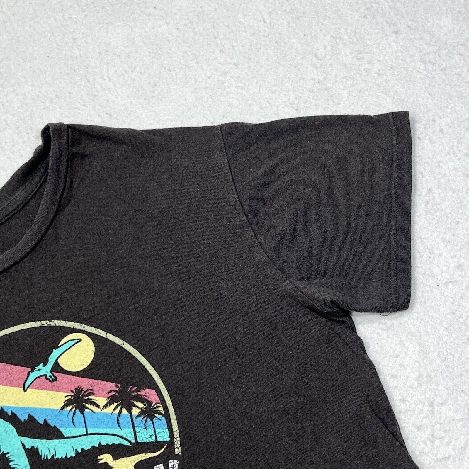 Universal Studios Jurassic World Crop Top Colorful Logo Graphic T Shirt Size M / US 6-8 / IT 42-44 - 4 Thumbnail