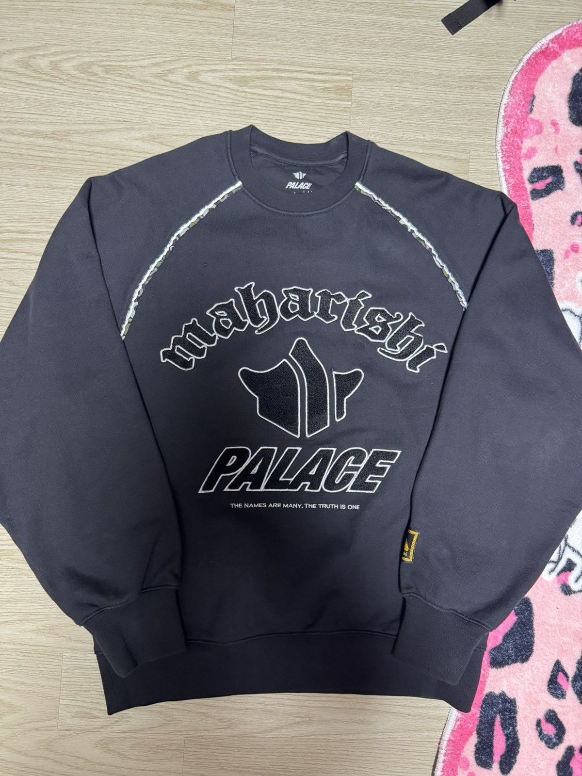 Palace x Maharishi Temple Script Crew Black - 25SS