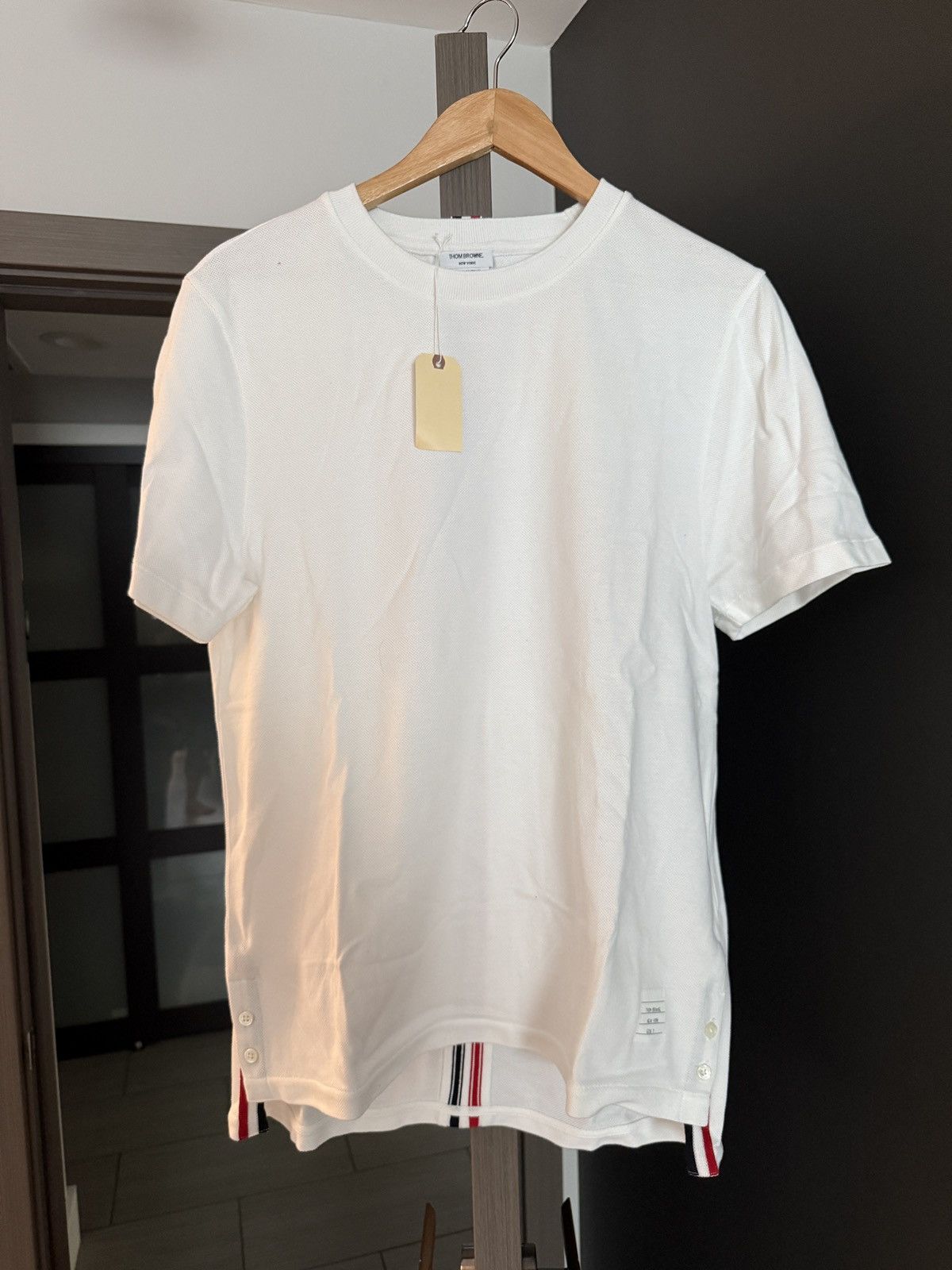 Thom Browne Thom Browne Relaxed Fit Tee W/ Stripe in Classic Pique Size US M / EU 48-50 / 2 - 1 Thumbnail