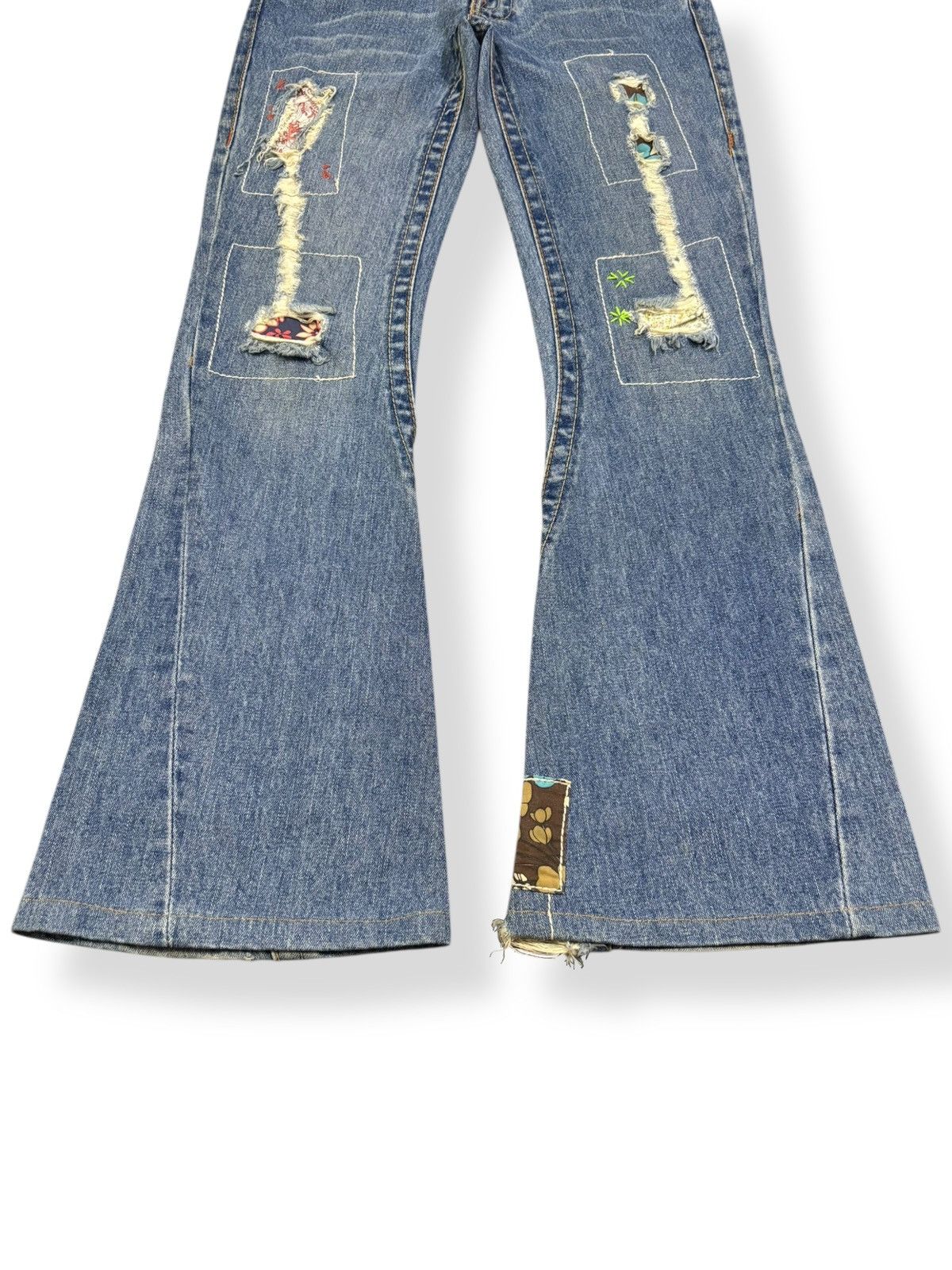 True Religion Vintage True Religion Woodstock Floral Patched Flare Jeans Size US 29 - 6 Thumbnail