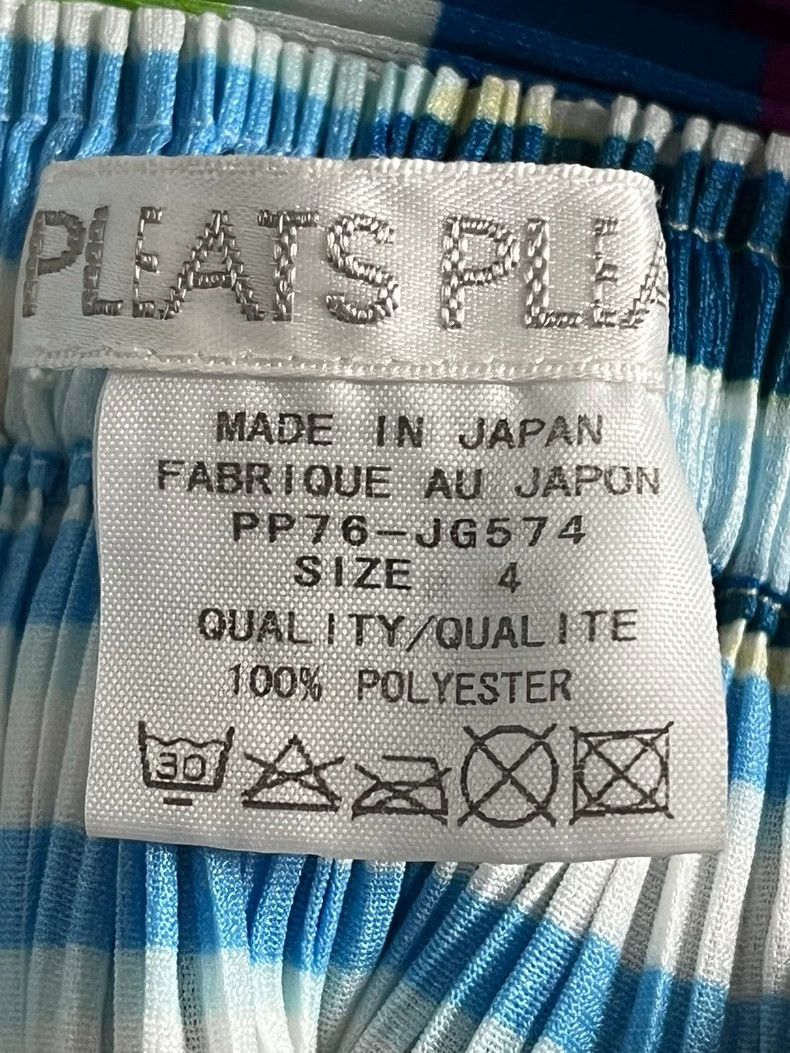Issey Miyake Issey Miyake size:4 Blue little house pleated skirt Size 22" - 3 Thumbnail