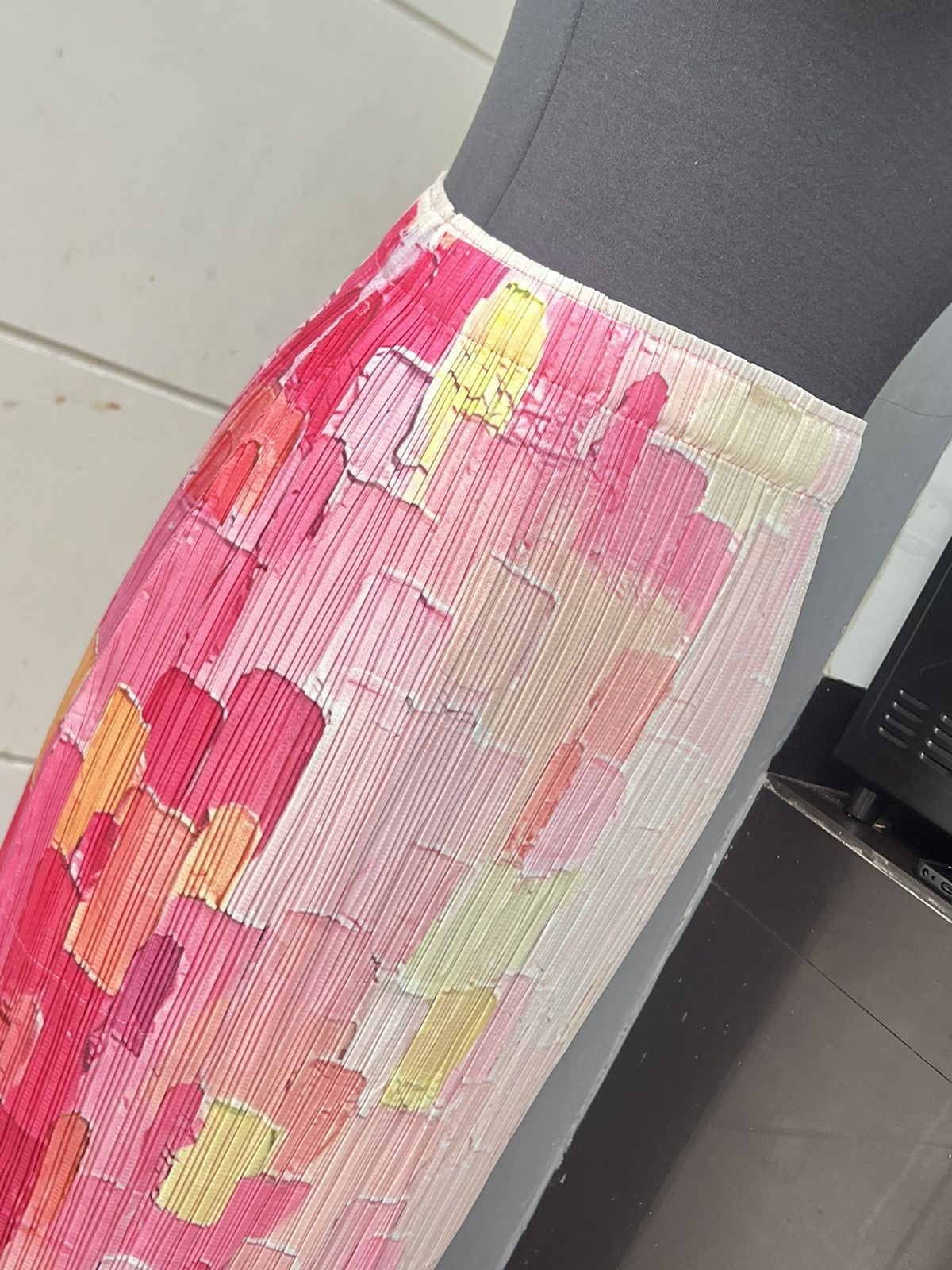 Pleats Please Issey Miyake Issey Miyake Pleats Please Skirt Size S / US 4 / IT 40 - 14 Thumbnail