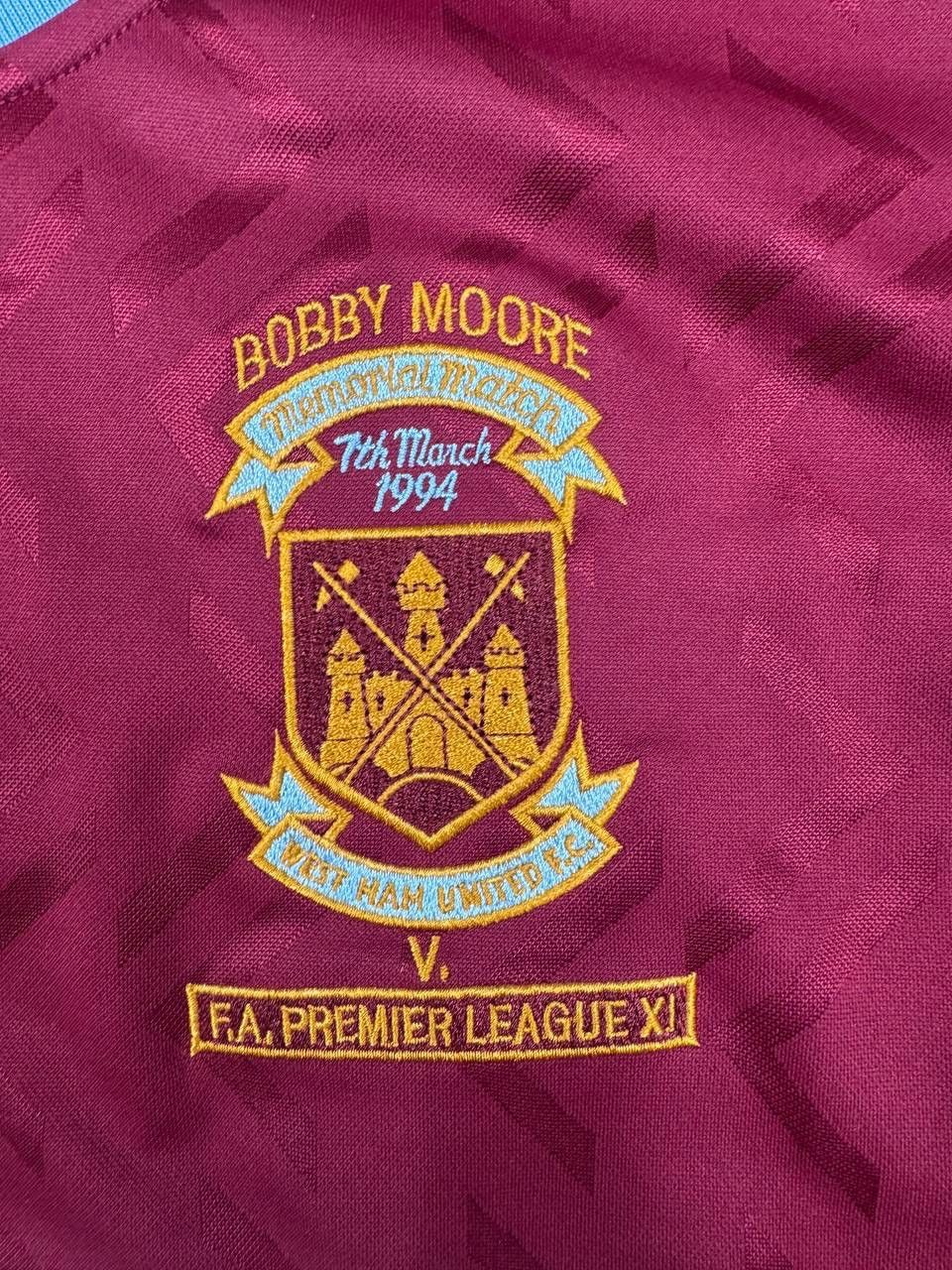 Other Score Draw West Ham United 1994 95 Retro Football Jersey Size US M / EU 48-50 / 2 - 6 Thumbnail