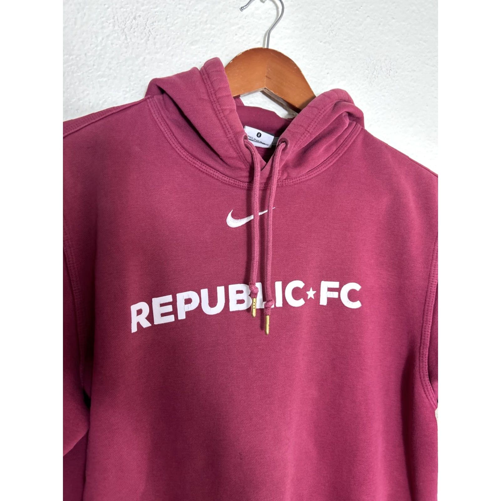 Nike Nike Mens Small Pullover Hoodie Sacramento Republic FC Maroon Hoodie Mens Small Red Size US S / EU 44-46 / 1 - 3 Thumbnail