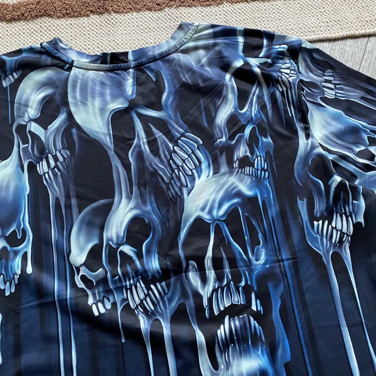 Vintage SKULLS Y2K LIKE LIQUID BLUE FULL PRINT T SHIRT Size US L / EU 52-54 / 3 - 4 Thumbnail