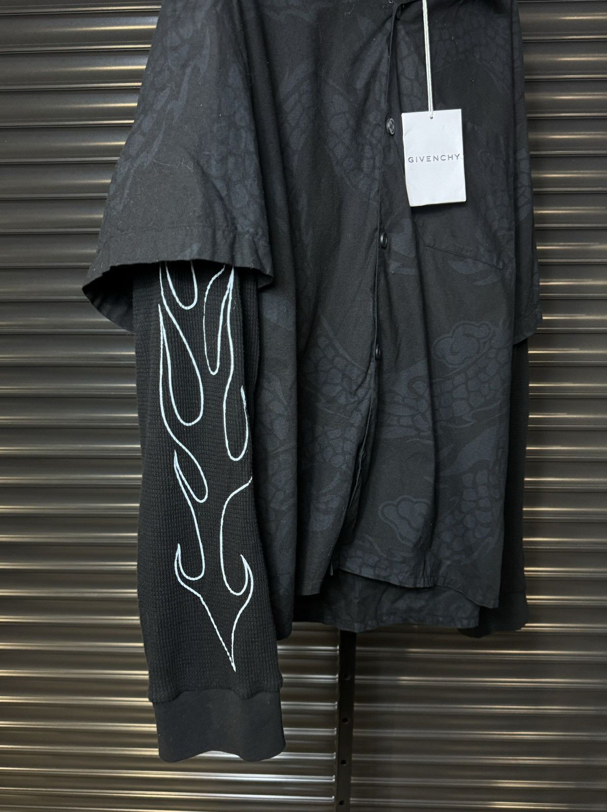 Givenchy Givenchy Chinese New Year Flame Sleeve Button Up Shirt New Size US L / EU 52-54 / 3 - 3 Thumbnail