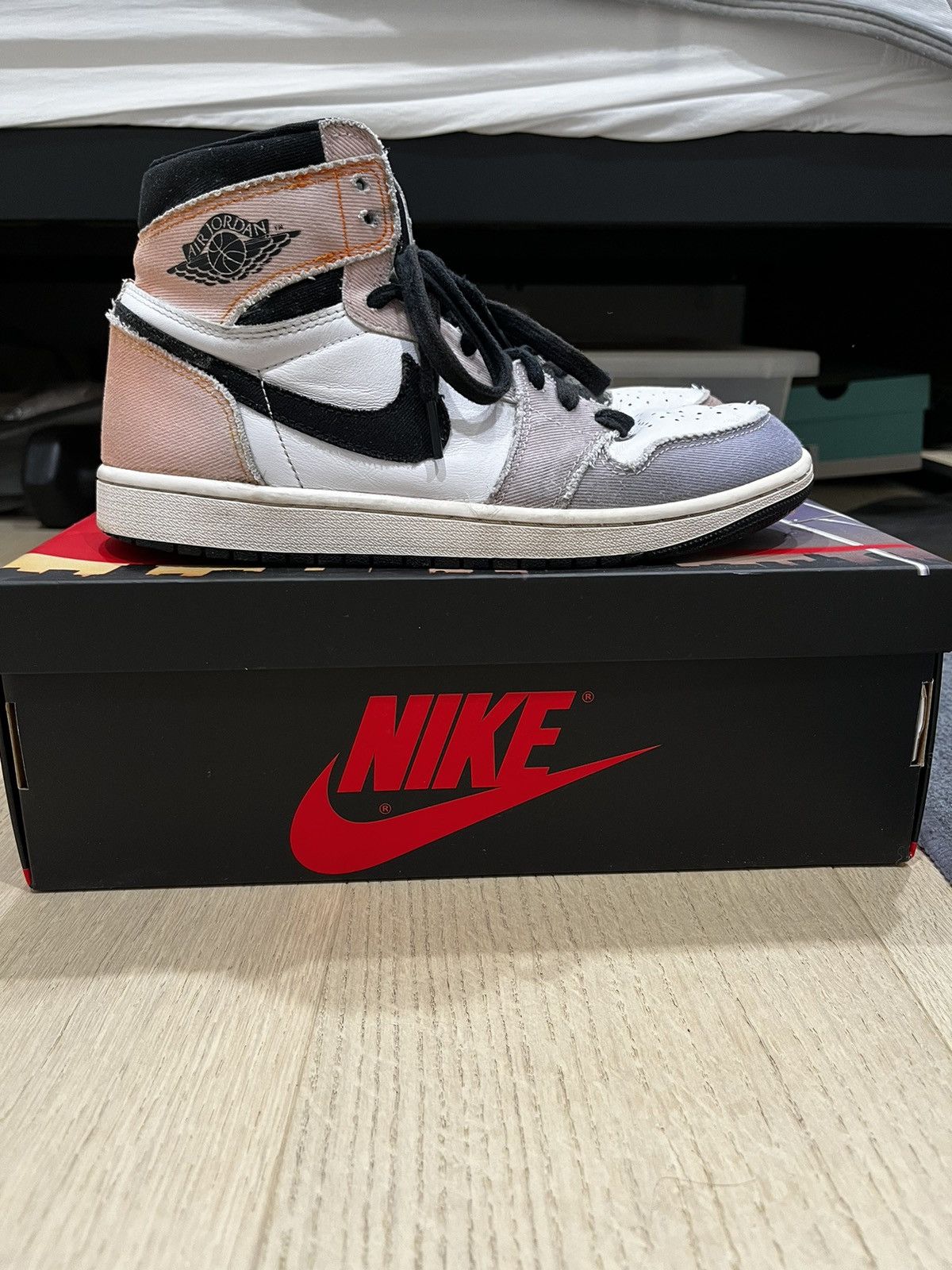 Jordan Brand × Nike NIKE JORDAN 1- skyline Size US 9 / EU 42 - 2 Thumbnail