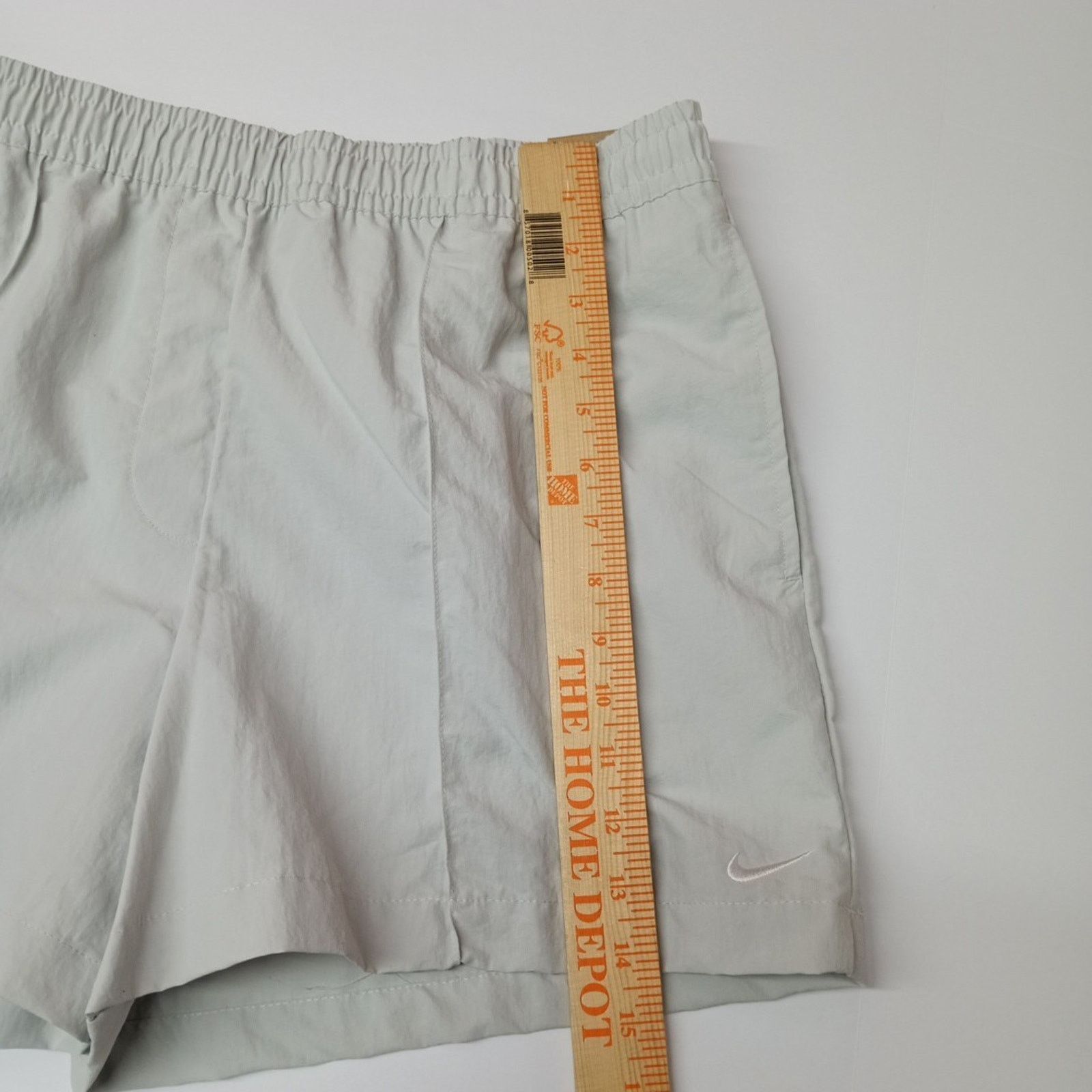 Nike Nike Sportswear Shorts Women's Size L Light Silver Woven Size 34" / US 12 / IT 48 - 4 Thumbnail