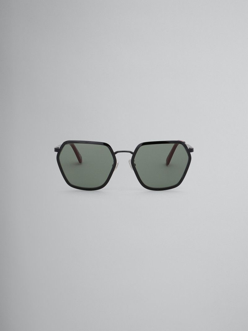 o1w1db11125 Size :OS/Geometric Frame Sunglasses in Black