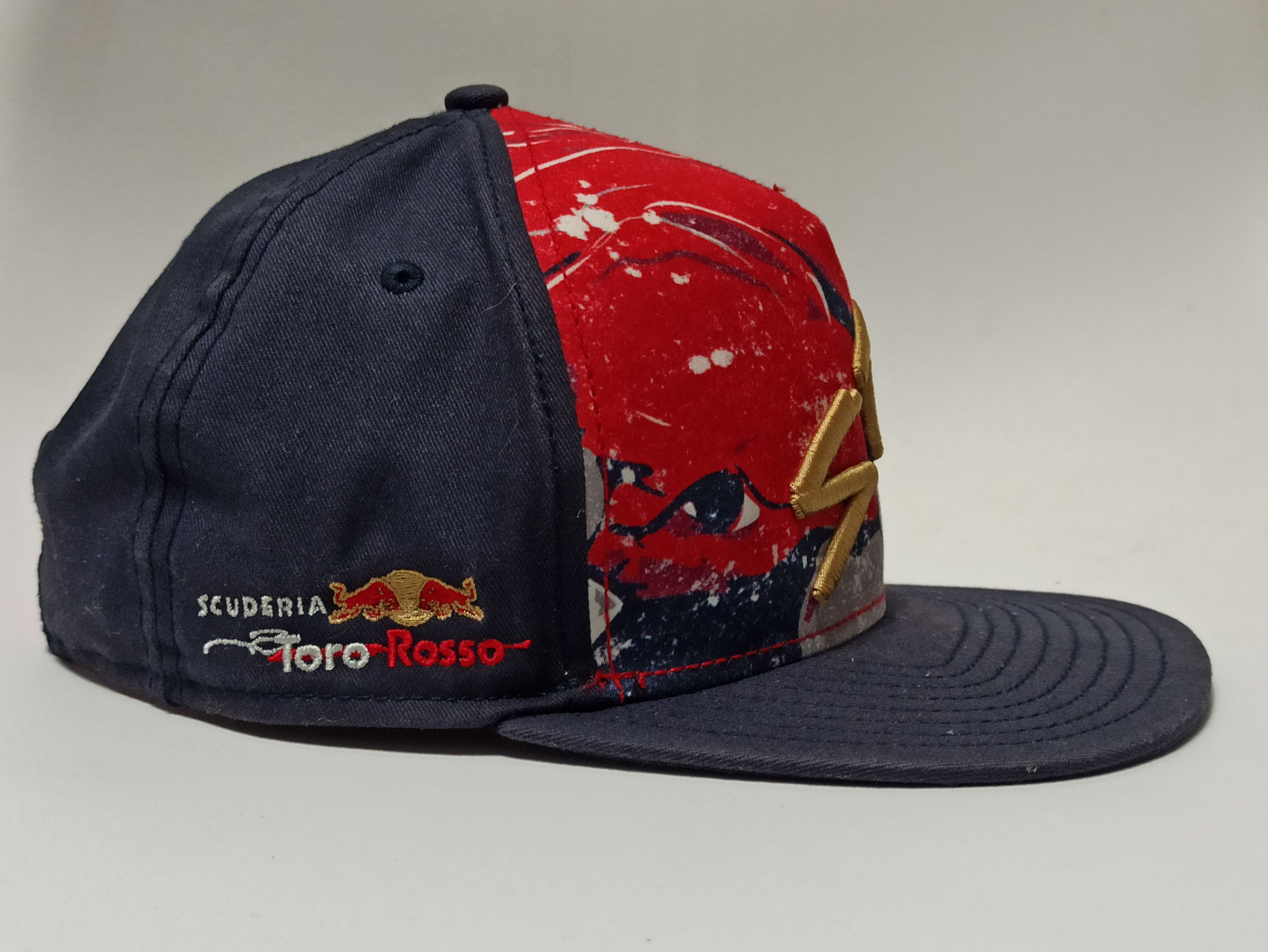 Formula 1 Scuderia Toro Rosso Red Bull Cap Size ONE SIZE - 3 Thumbnail