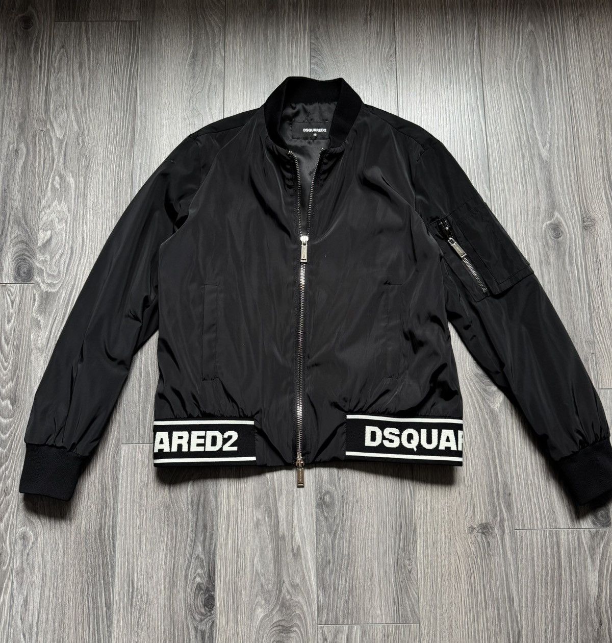 Dsquared2 Dsquared2 Light Short Jacket in 48(M) Embroided Logo Size US M / EU 48-50 / 2 - 1 Thumbnail