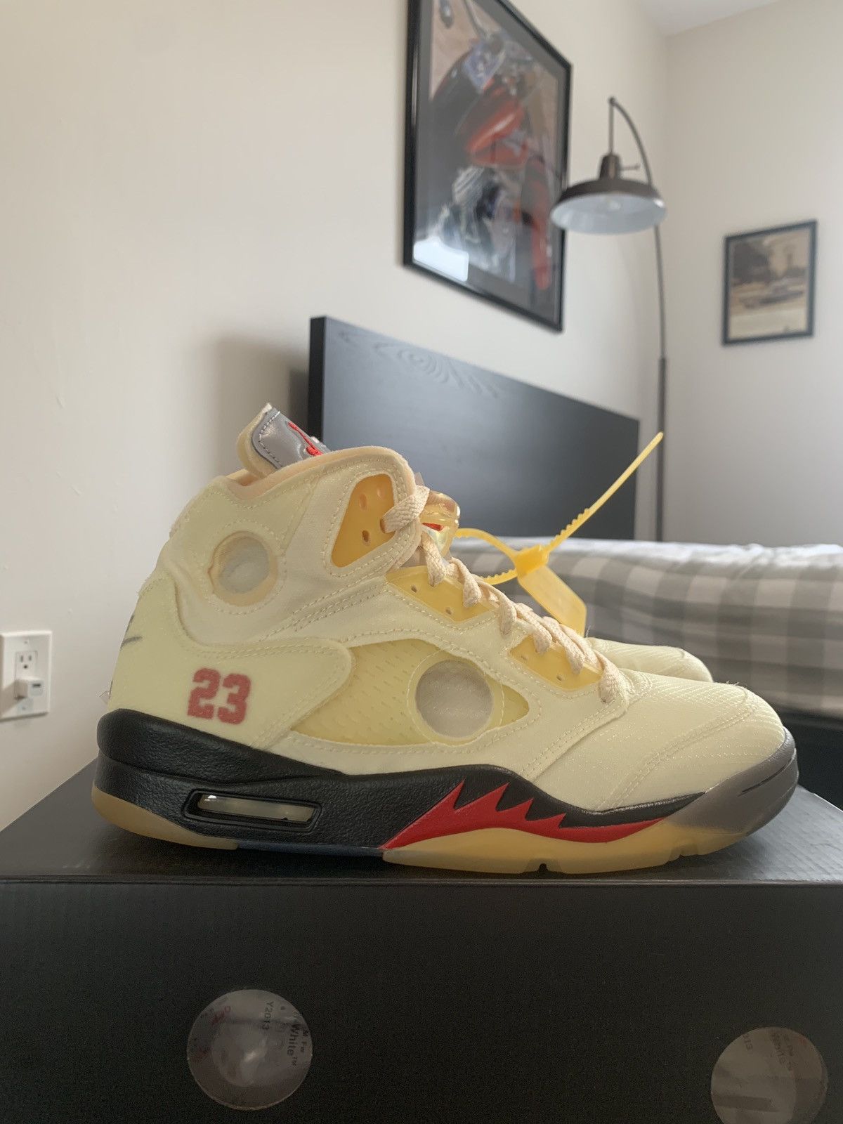 Jordan Brand Off White x Jordan 5 Sail Size US 8 / EU 41 - 4 Thumbnail