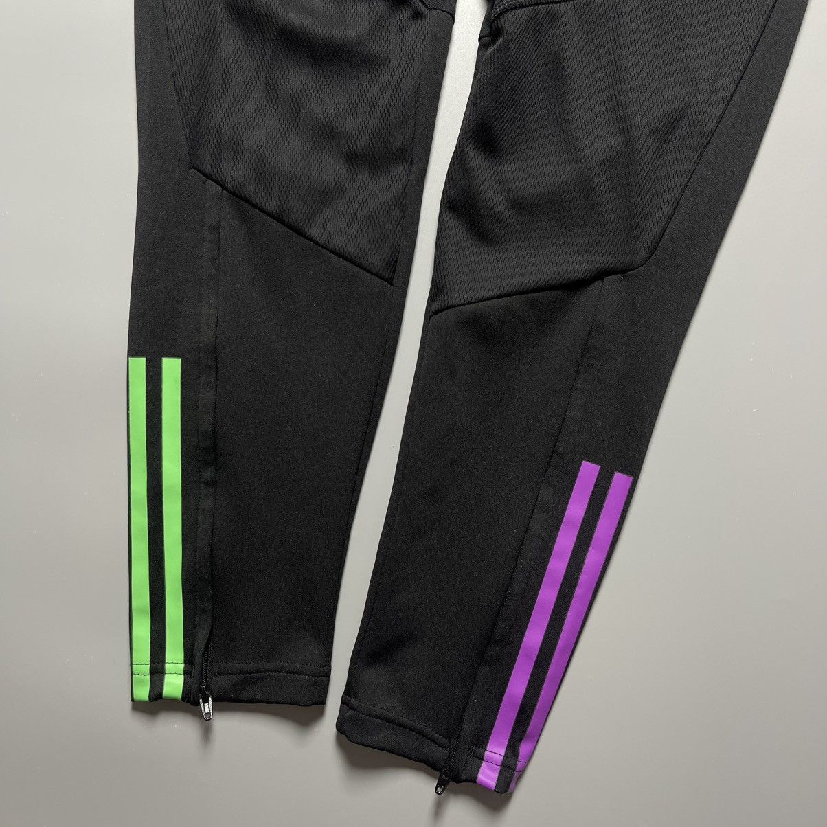 Vintage BAYERN ADIDAS 2023/2024 WOMENS TRAINING TRACK PANTS Size 26" / US 2 / IT 38 - 8 Thumbnail