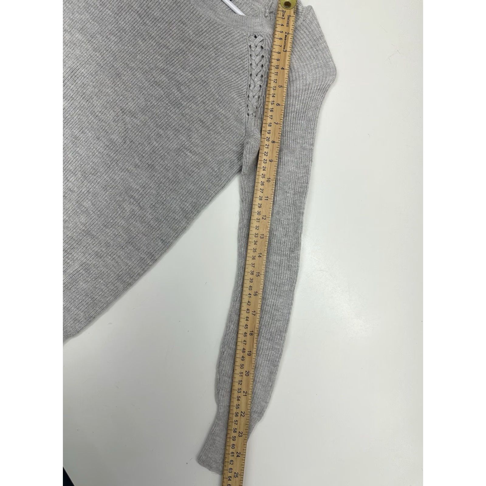 American Eagle Outfitters American Eagle Outfitters Sweater Womens Size XS Gray Long Sleeve Thin Knit Pullover Regular 90s Pattern Solid Crew Neck"} Size XS / US 0-2 / IT 36-38 - 7 Thumbnail