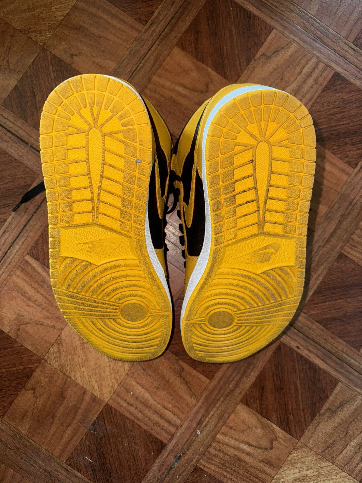 Jordan Brand × Nike Jordan 1 Pollen Size US 9.5 / EU 42-43 - 8 Thumbnail