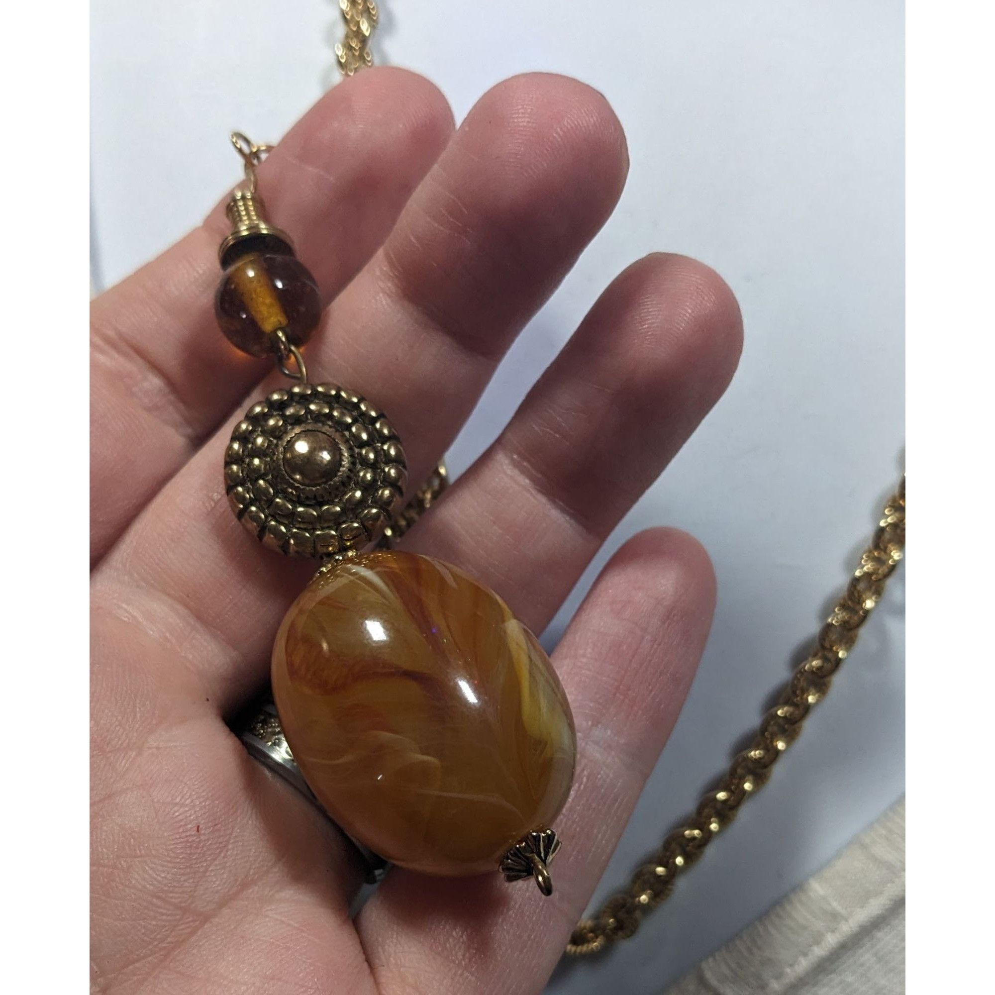Other Retro Gold Tone And Honey Pendant Necklace Size ONE SIZE - 7 Thumbnail