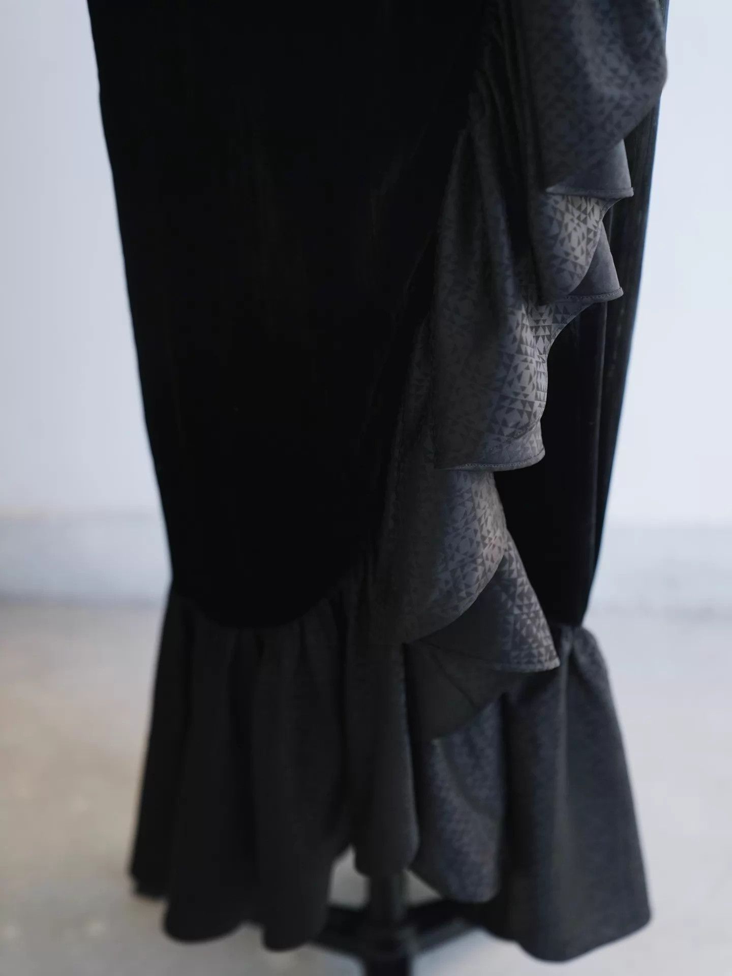 Other Vieuxnew Silk Velvet Ruff One-Piece Wrap Skirt Size 26" / US 2 / IT 38 - 9 Thumbnail