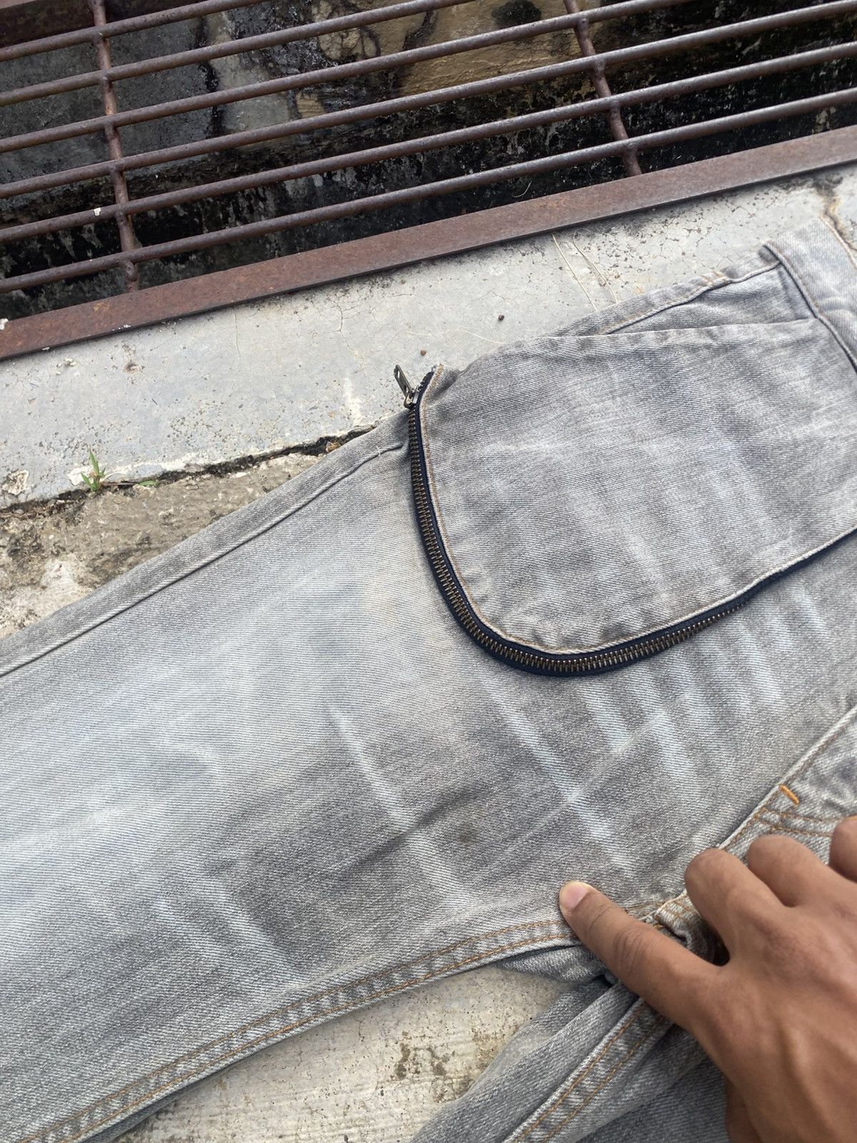 Japanese Brand Vintage L.Z.G Streetwear Grey Denim with Dual Zip Pockets Size US 32 / EU 48 - 7 Thumbnail
