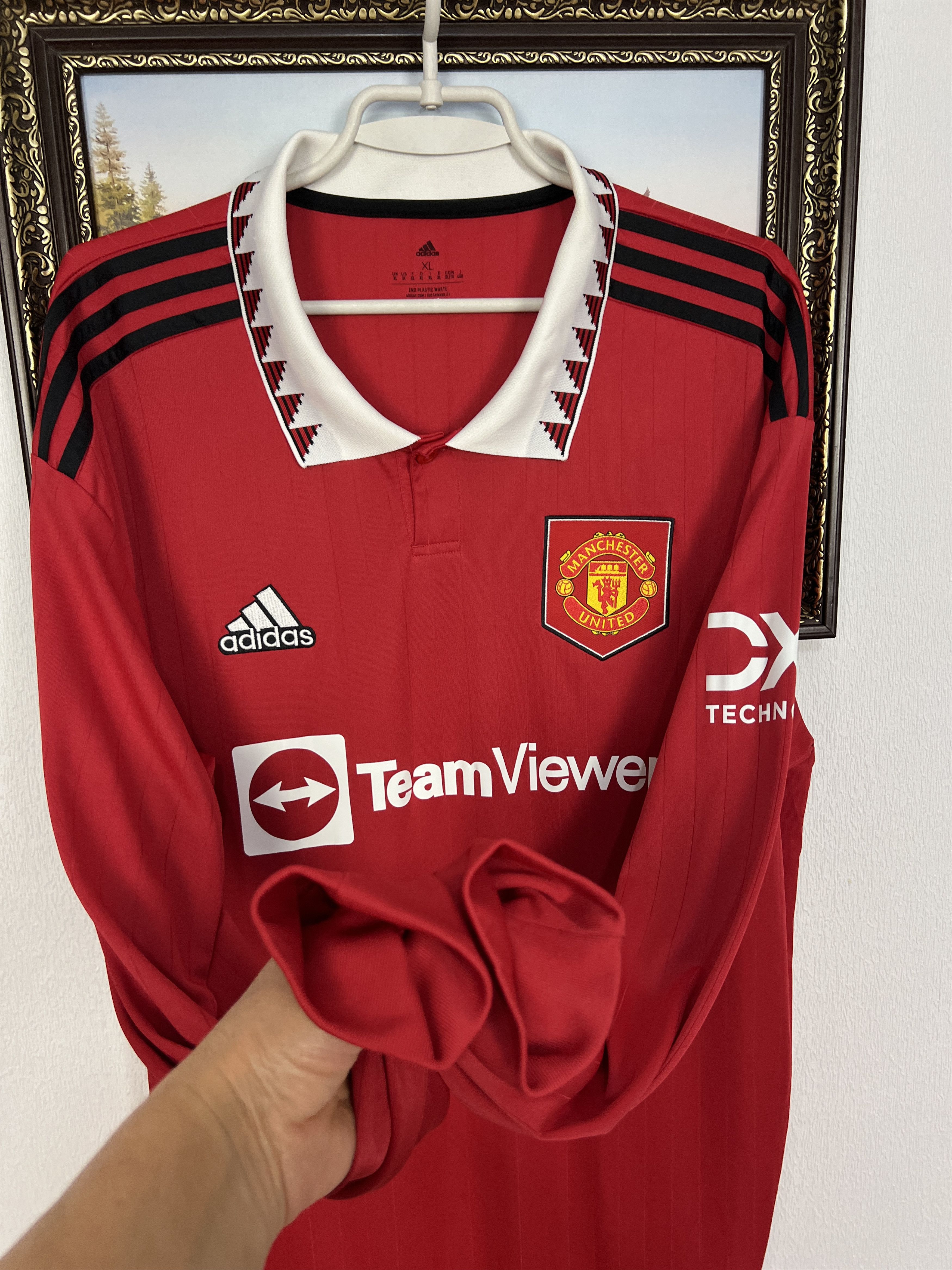 Adidas Manchester United football shirt 2022 Long Sleeve Jersey Size US XL / EU 56 / 4 - 5 Thumbnail