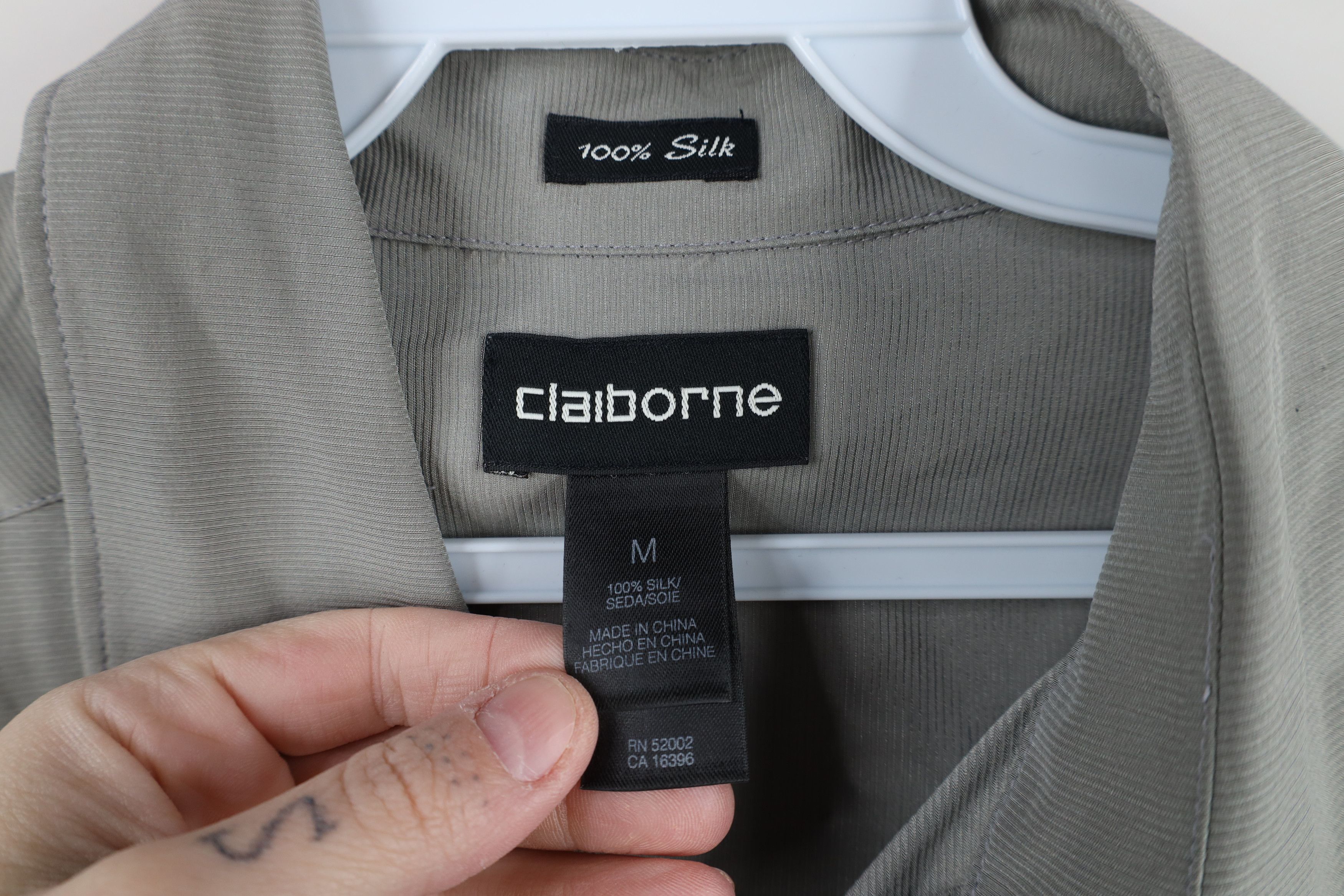 Vintage Vintage 90s Streetwear Silk Short Sleeve Button Shirt Gray Size US M / EU 48-50 / 2 - 7 Thumbnail