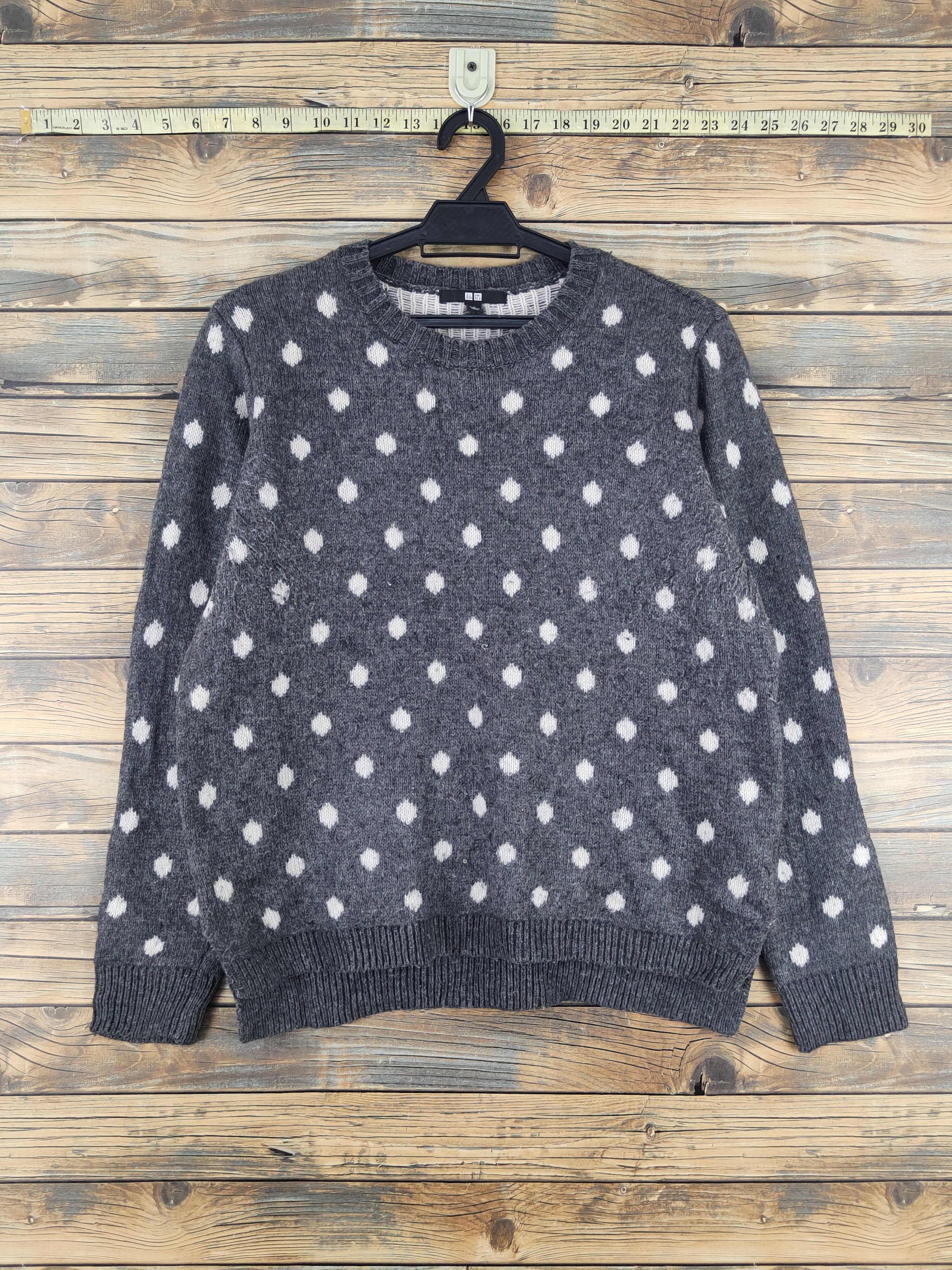 Uniqlo Dark Gray Polkadot Knitwear Sweatshirts #W2173