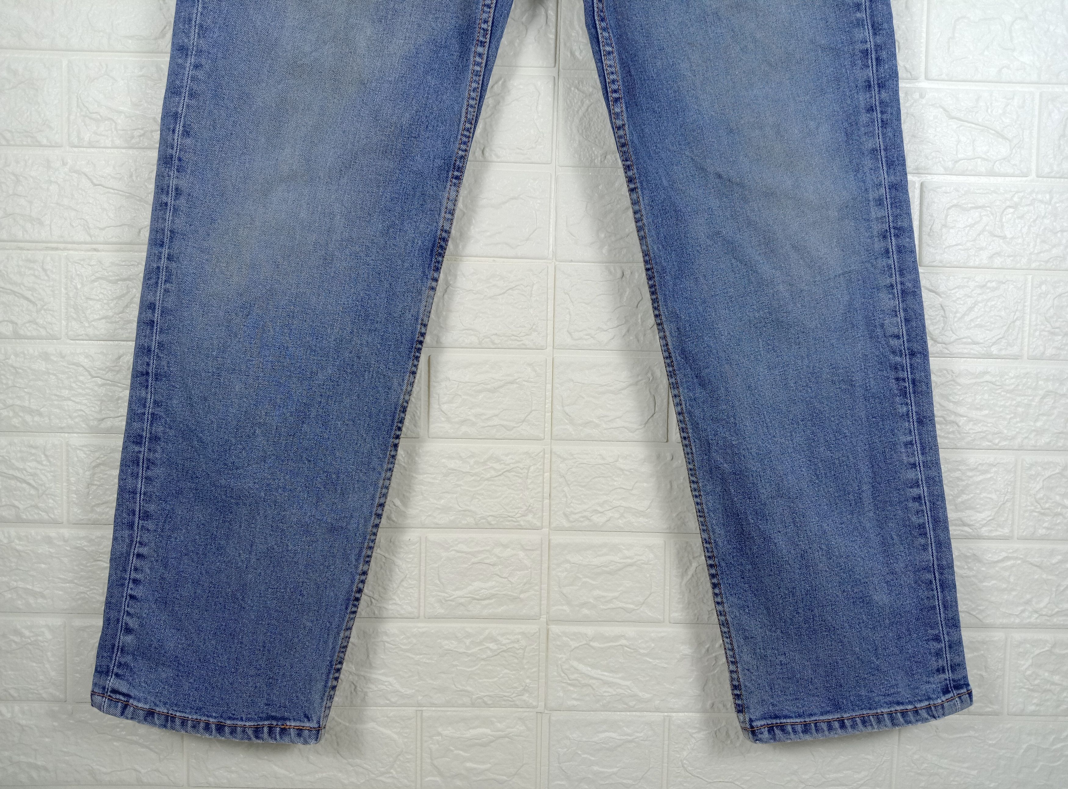 Levi's Vintage Levi's 550 Jeans Faded Blue Relaxed Fit Denim Size US 32 / EU 48 - 4 Thumbnail
