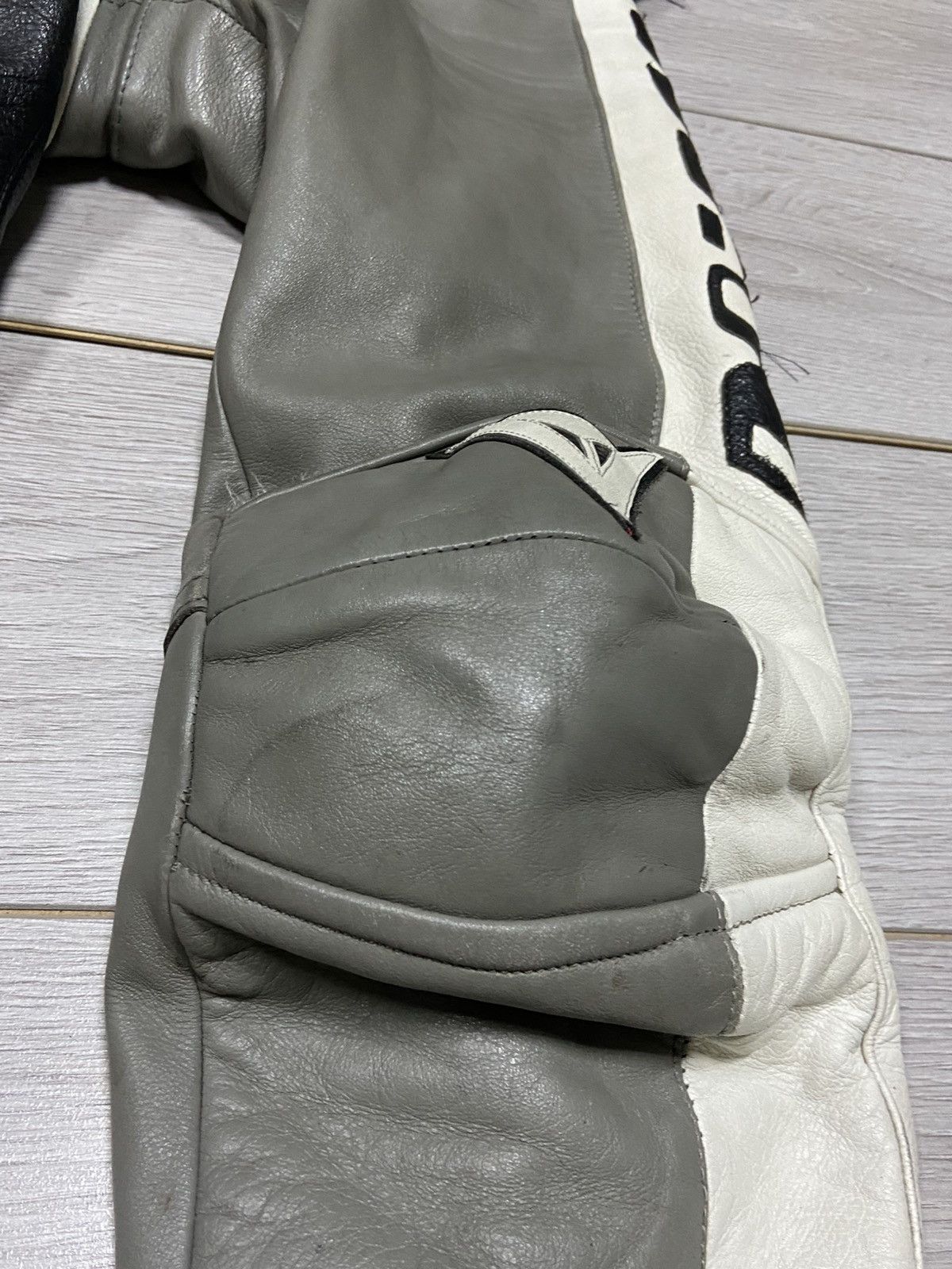 Dainese Dainese vintage big logo moto Italy leather suit pantsjacket Size US S / EU 44-46 / 1 - 4 Thumbnail