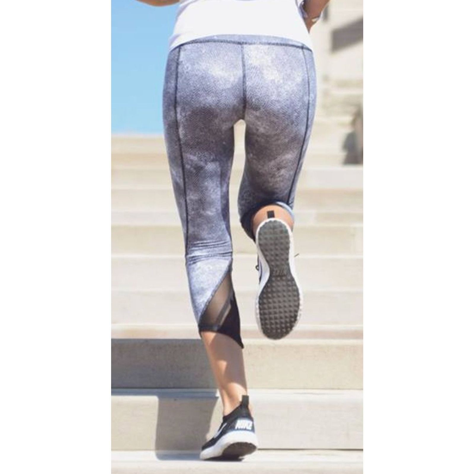 Lululemon Lululemon Essential Rhythm Crop Leggings Sz 4 Diffusion Lux Size 27" / US 4 / IT 40 - 9 Thumbnail