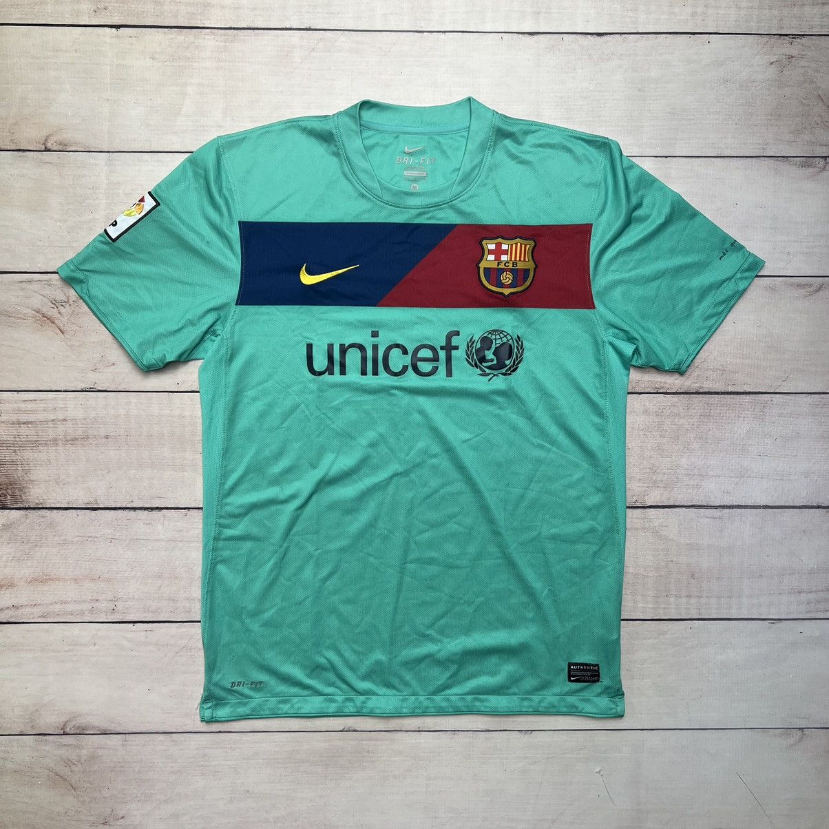 Nike Nike FC Barcelona Away Kit Jersey Tee Tshirt Blue Rare Size US M / EU 48-50 / 2 - 1 Thumbnail