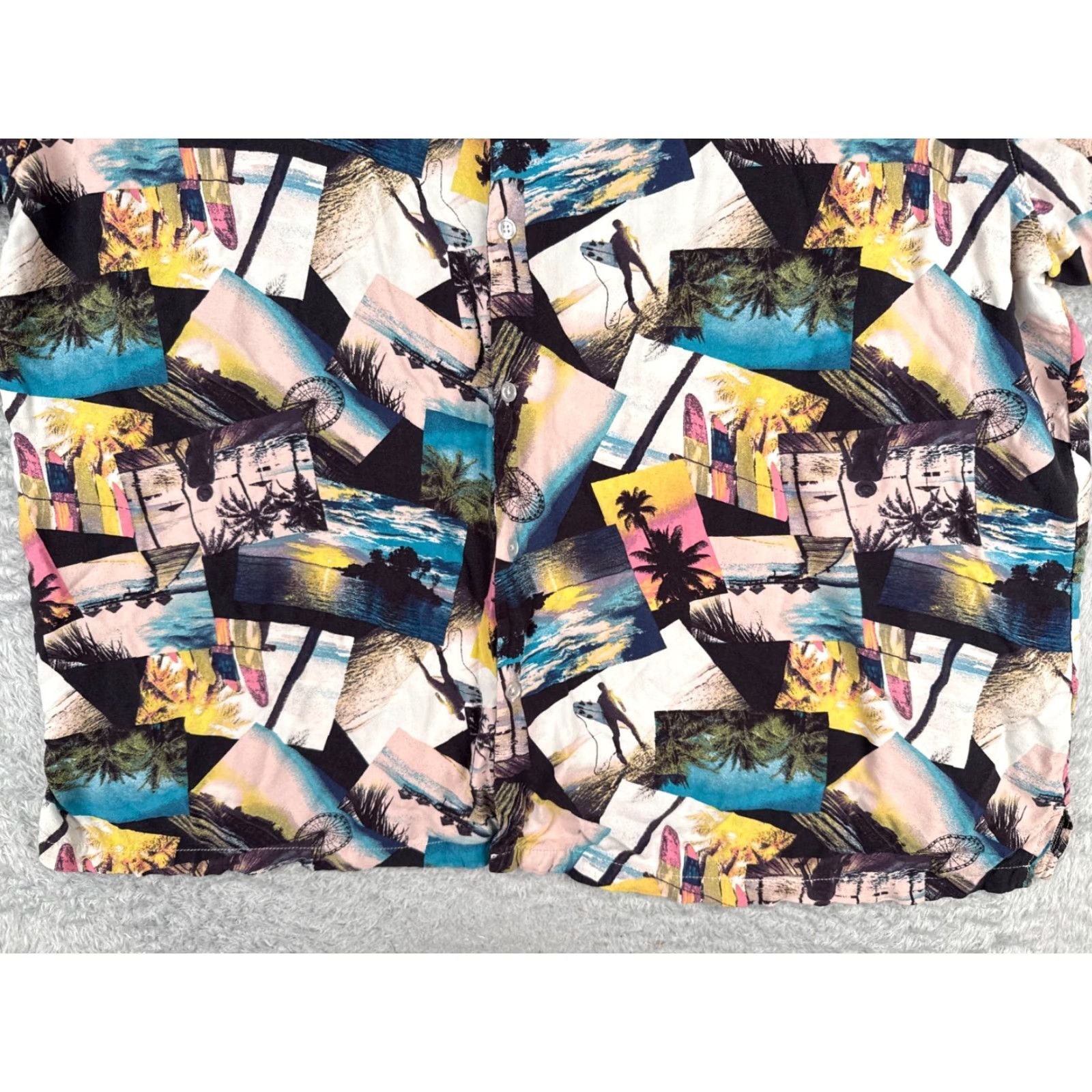Vintage No Boundaries Shirt Men Large Pink Blue Photocards Beach Hawaiian 100% Rayon Size US L / EU 52-54 / 3 - 5 Thumbnail