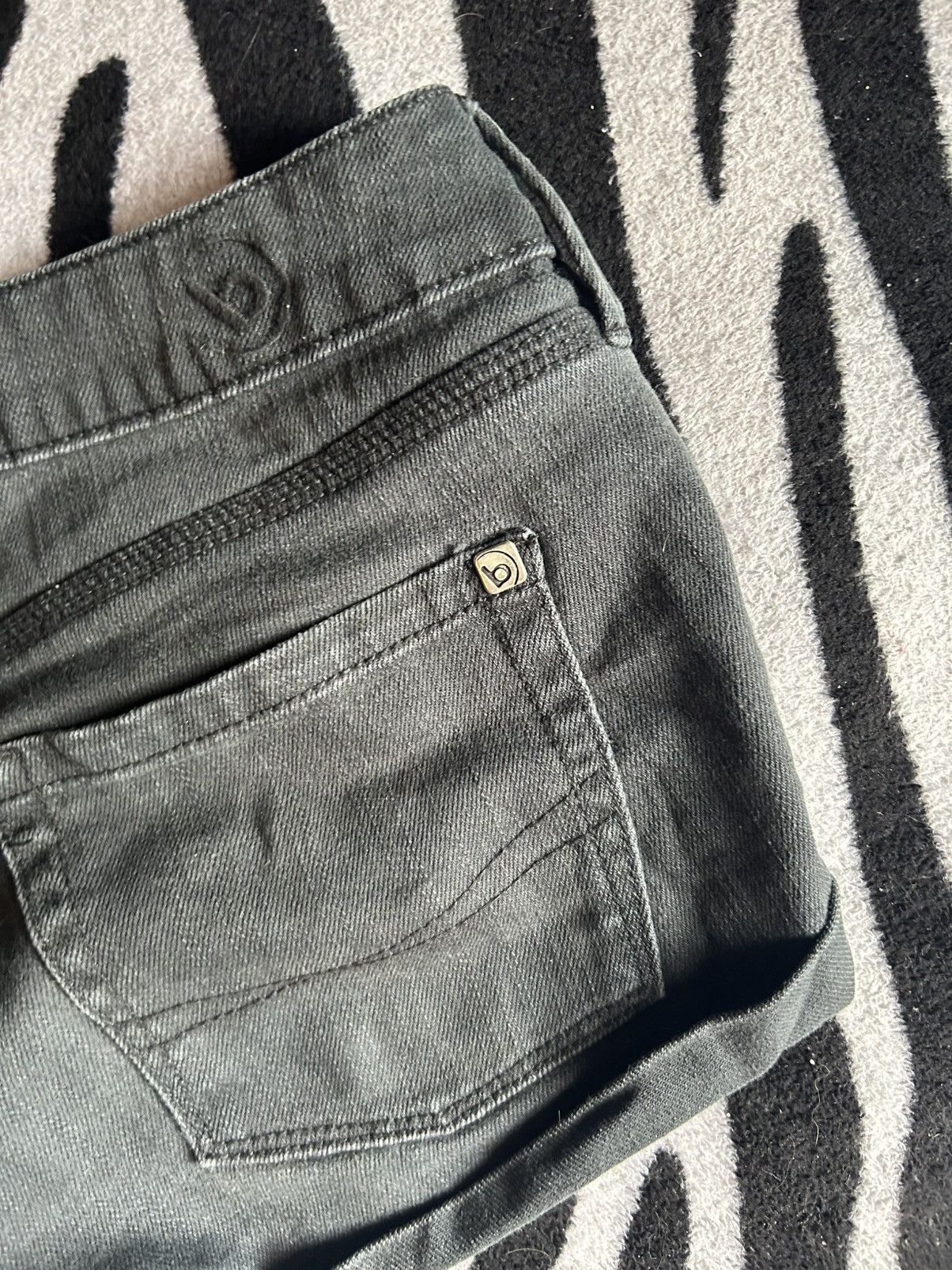 Bullhead Denim Co. Bullhead Black Shorts Size 27" / US 4 / IT 40 - 3 Thumbnail