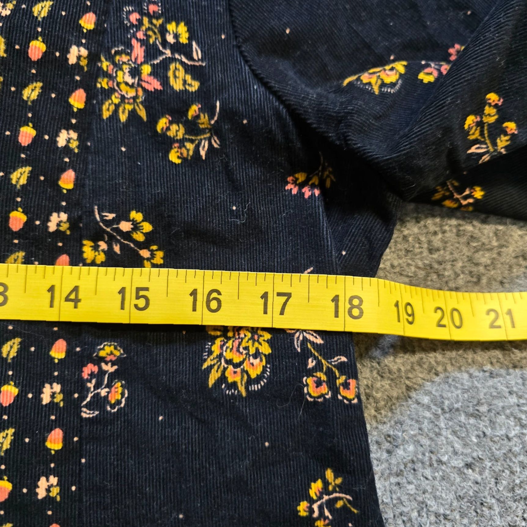 Madewell Madewell Top Women Small Black Floral Corduroy Peplum Short Sleeve Casual Blouse Size S / US 4 / IT 40 - 5 Thumbnail