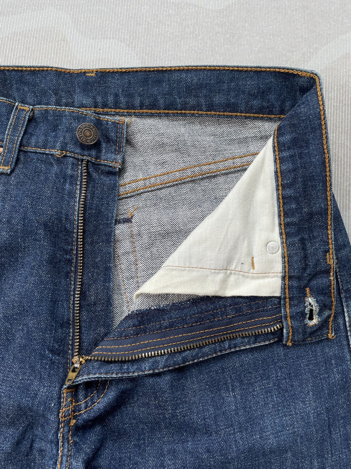 Levi's Vintage Levis 509 Jeans (LG133) Size US 28 / EU 44 - 6 Thumbnail