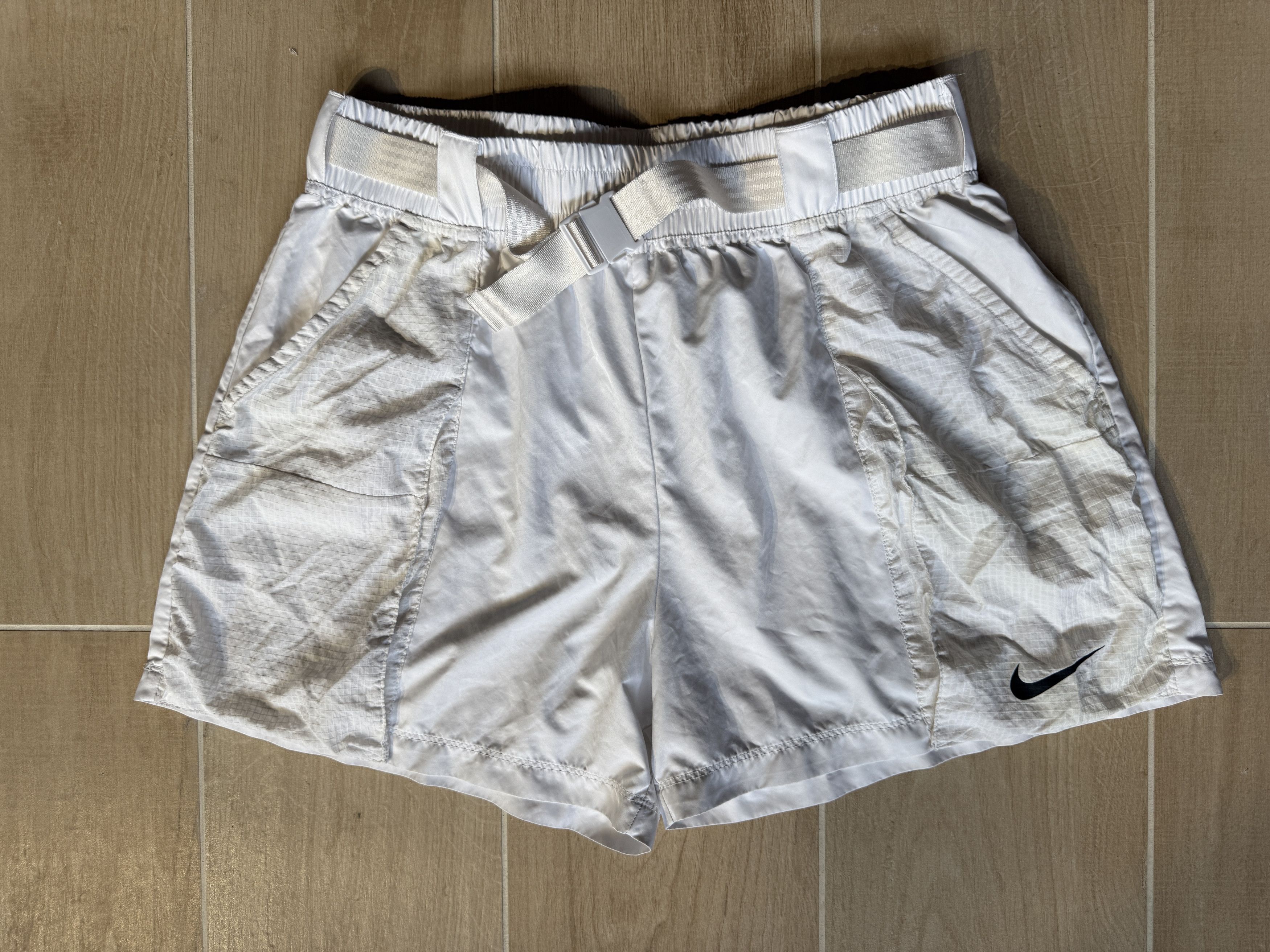 Nike Nike NSW Swoosh Woven Belted Short White Size US 36 / EU 52 - 1 Thumbnail