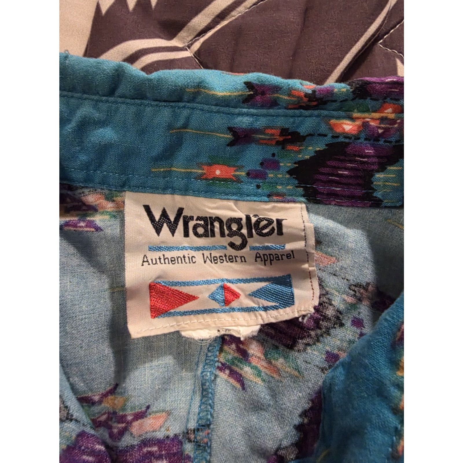Wrangler VINTAGE Wrangler Western Apparel Women's Rodeo Aztec Button Up Turquoise Medium Shirt Womens 1990s Cotton Western Size S / US 4 / IT 40 - 5 Thumbnail