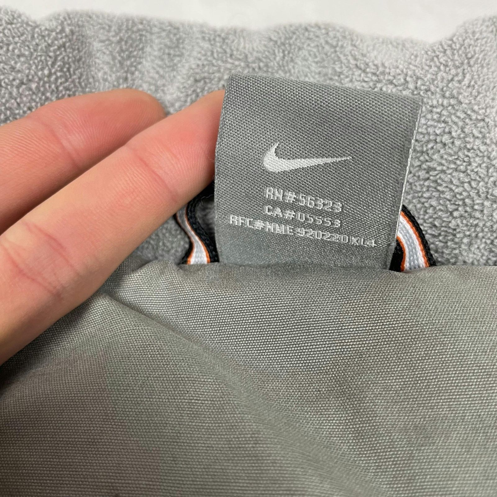 Nike × Vintage Nike Womens Black Gray Gilet Embroidered Swoosh Down Vest XL Size XL / US 12-14 / IT 48-50 - 14 Thumbnail