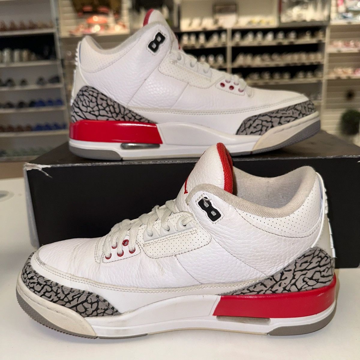 Jordan Brand Size 8.5 - Jordan 3 Retro Hall of Fame 2018 Size US 8.5 / EU 41-42 - 2 Thumbnail
