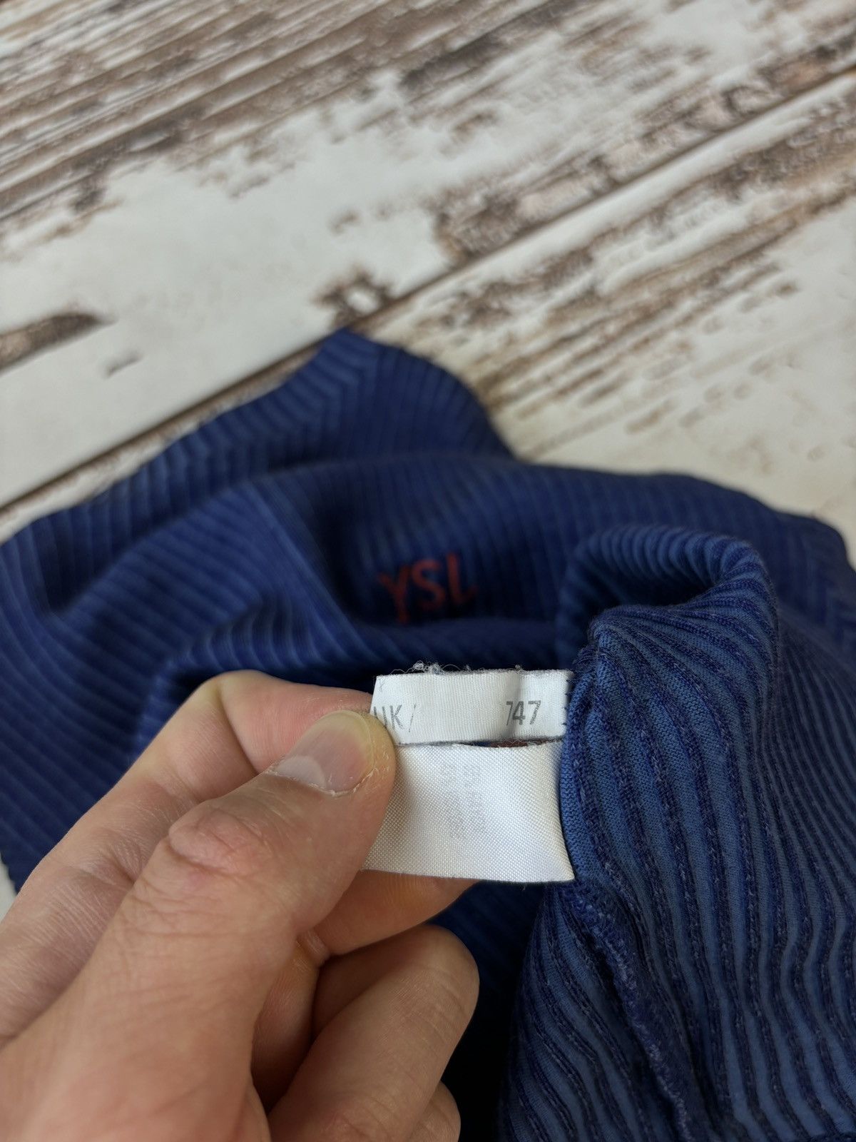 Yves Saint Laurent Vintage Yves Saint Laurent Logo YSL 90s T-Shirt Size US L / EU 52-54 / 3 - 8 Thumbnail