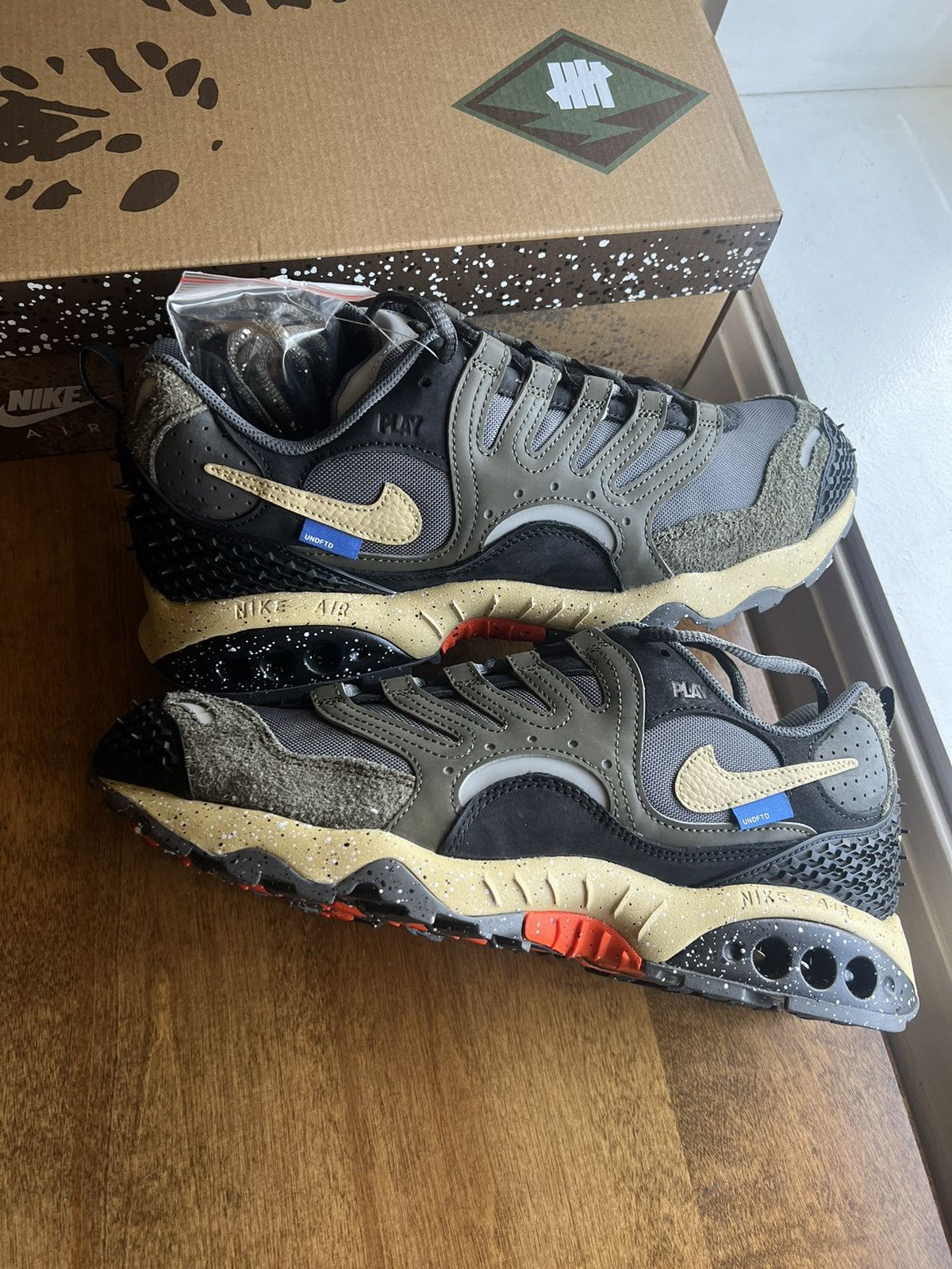 image of Nike Acg Air Terra Humara Undefeated Cargo Khaki Shoes in Green, Men's (Size 11)
