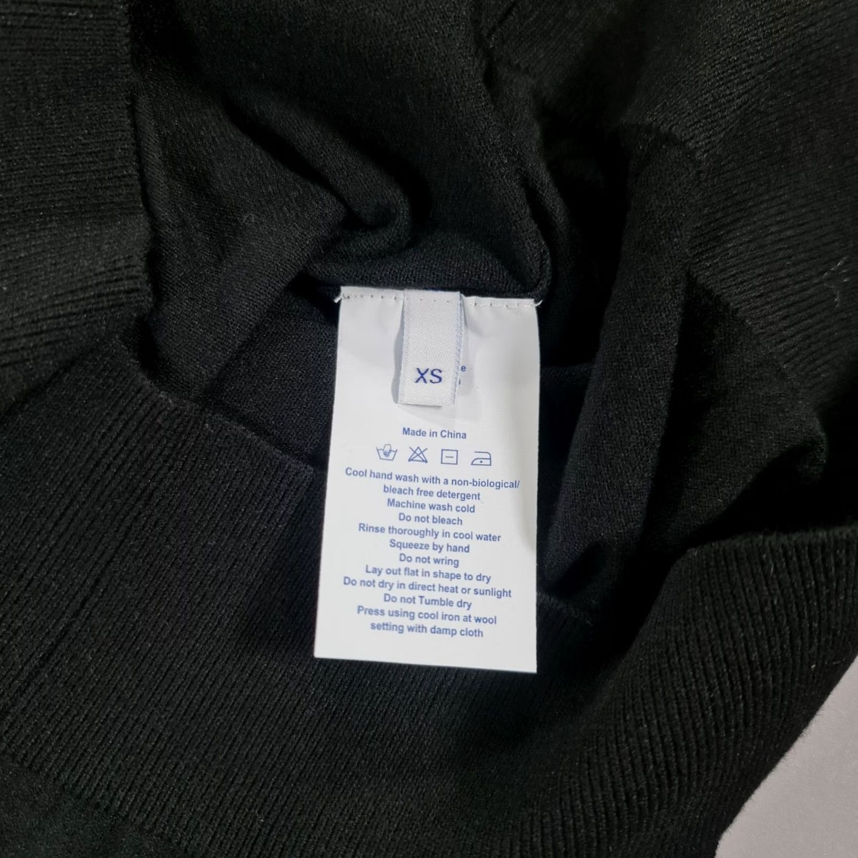 Vintage Winser London Jumper XS Black 3/4 Sleeve Scoop Neck Pullover Womens Knit Lightweight Regular Casual NYC London Theme Size XS / US 0-2 / IT 36-38 - 8 Thumbnail