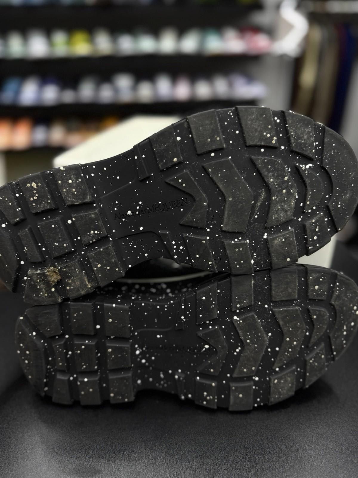 Alexander McQueen Alexander McQueen Boot Tread Black Splatter Boots 42EU/9US Size US 9 / EU 42 - 12 Thumbnail
