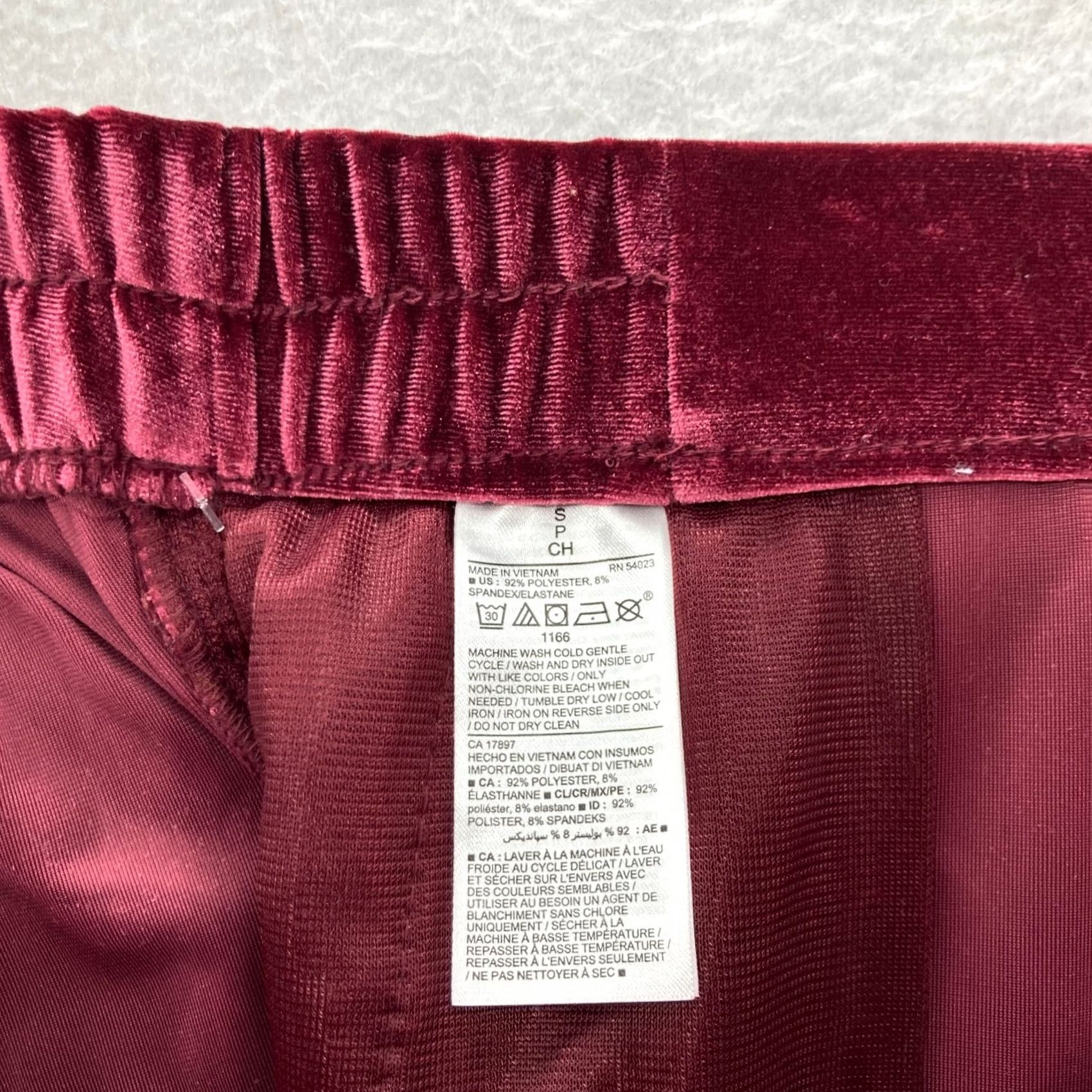Old Navy Old Navy Womens Size Small Pink Soft Felt Fabric Wide Leg Cropped Pants NWT Size 28" / US 6 / IT 42 - 6 Thumbnail